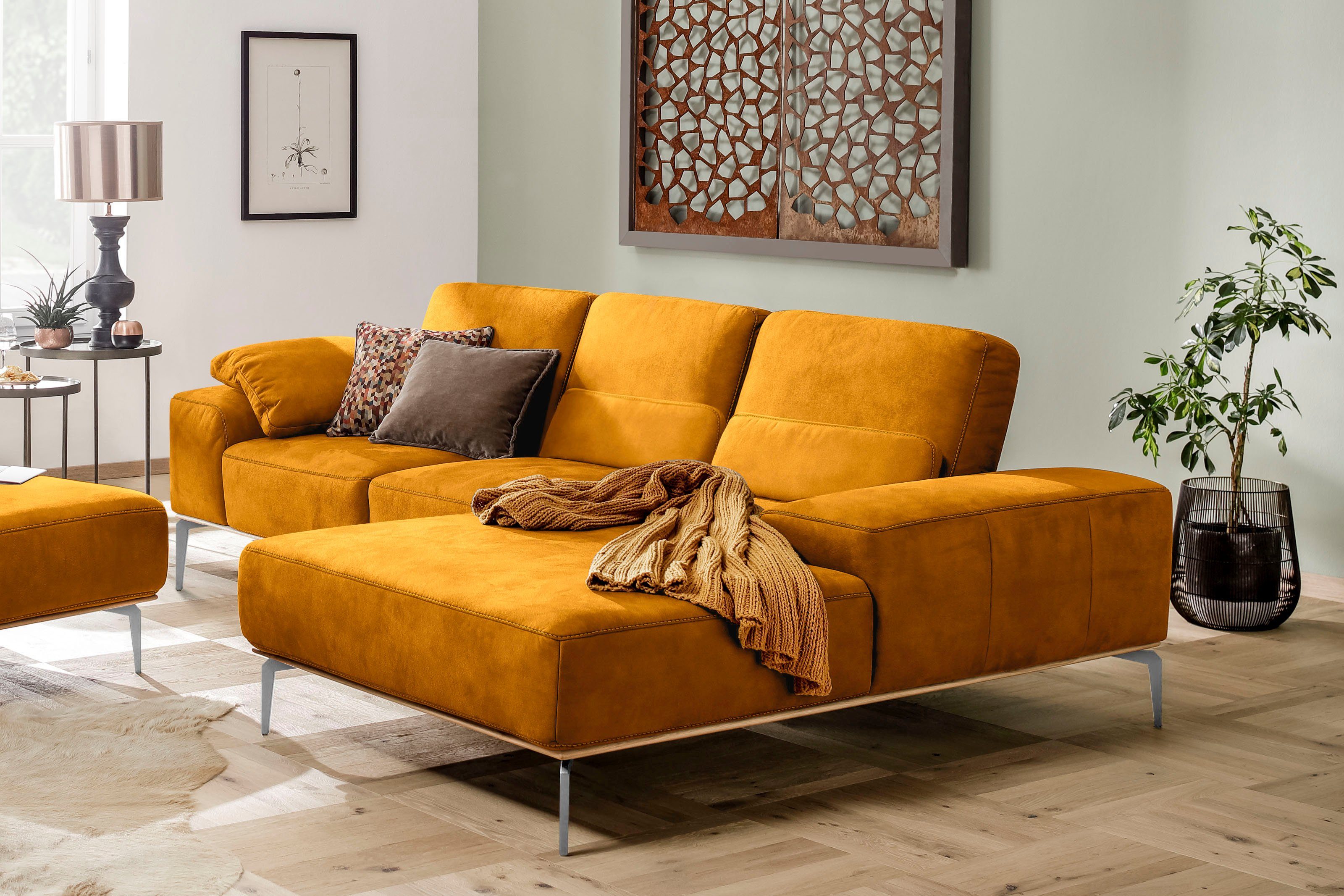 W.SCHILLIG Ecksofa run, Designsofa mit tollem Sitzkomfort, L-Form, mit elegantem Holzsockel, Füße in Chrom glänzend, Breite 279 cm