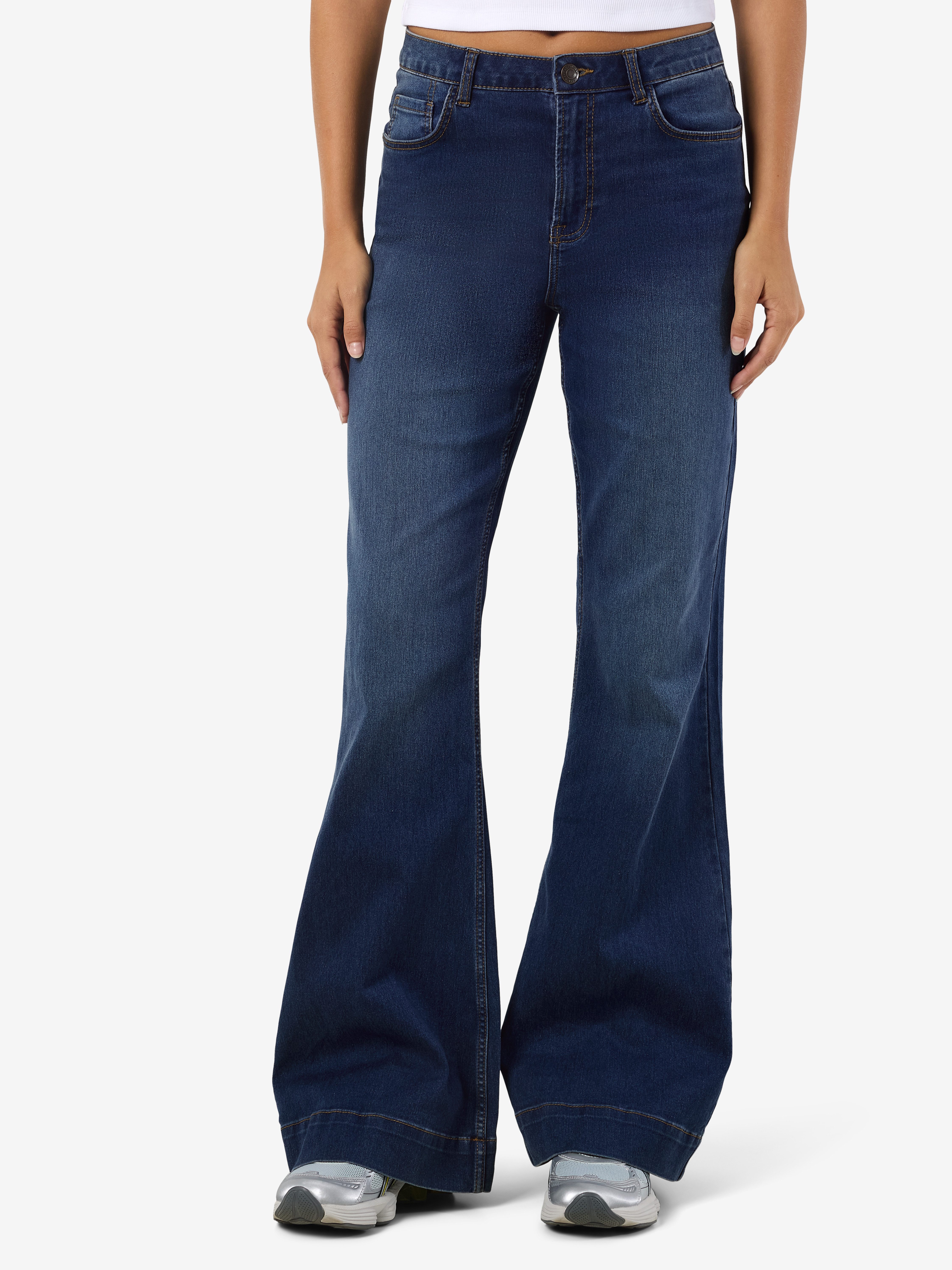 Noisy may Slim-fit-Jeans NMROOXY HW FLARE JEANS VI580MB NOOS