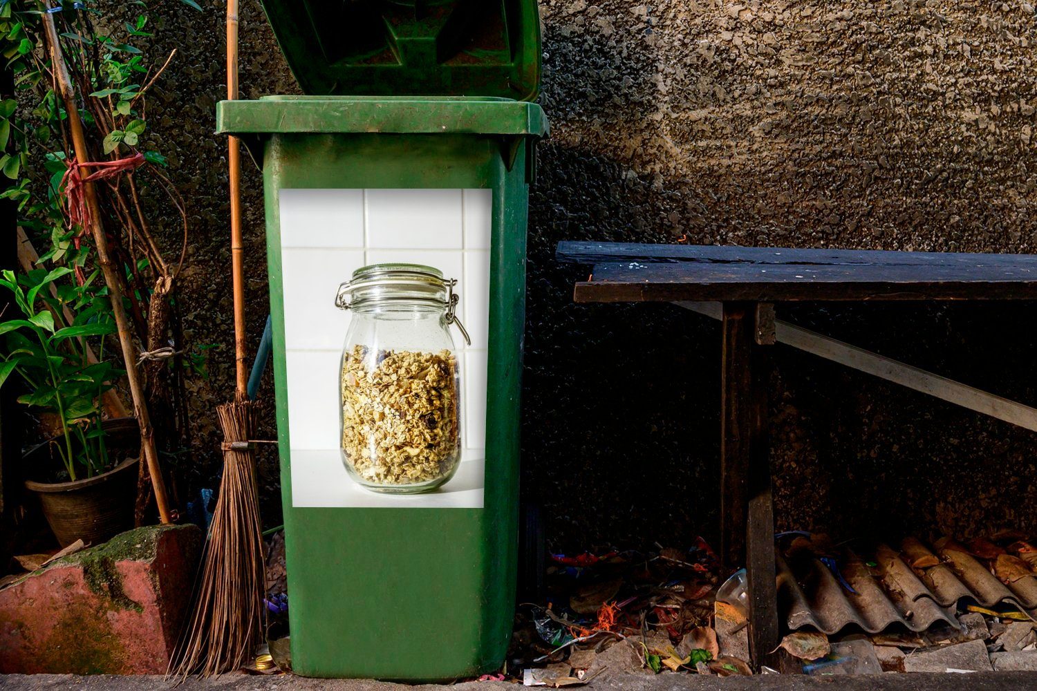 MuchoWow Wandsticker Topf Abfalbehälter (1 mit St), Müsli Container, Mülleimer-aufkleber, Mülltonne, Sticker