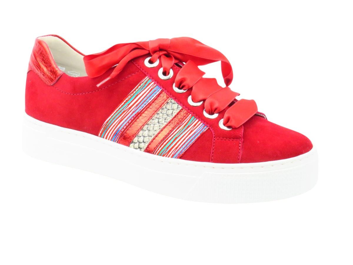 Samtchev. fire Sneaker