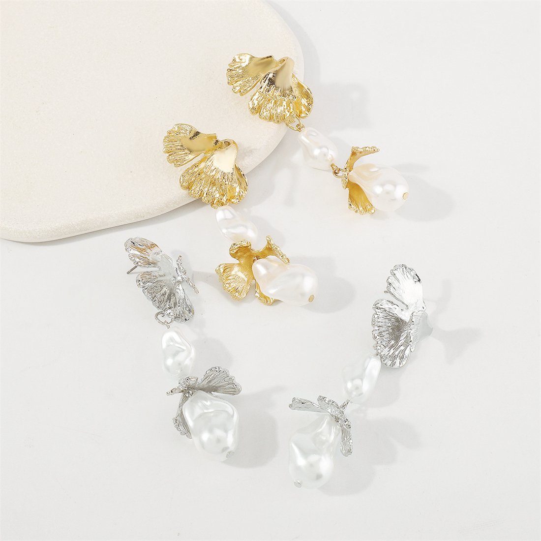 Weißes YOOdy~ Barock schmuck Gold Metall-Blatt Perlen Ohrhänger ohrhänger Ohrstecker Paar (1-tlg) Ohrringe damen