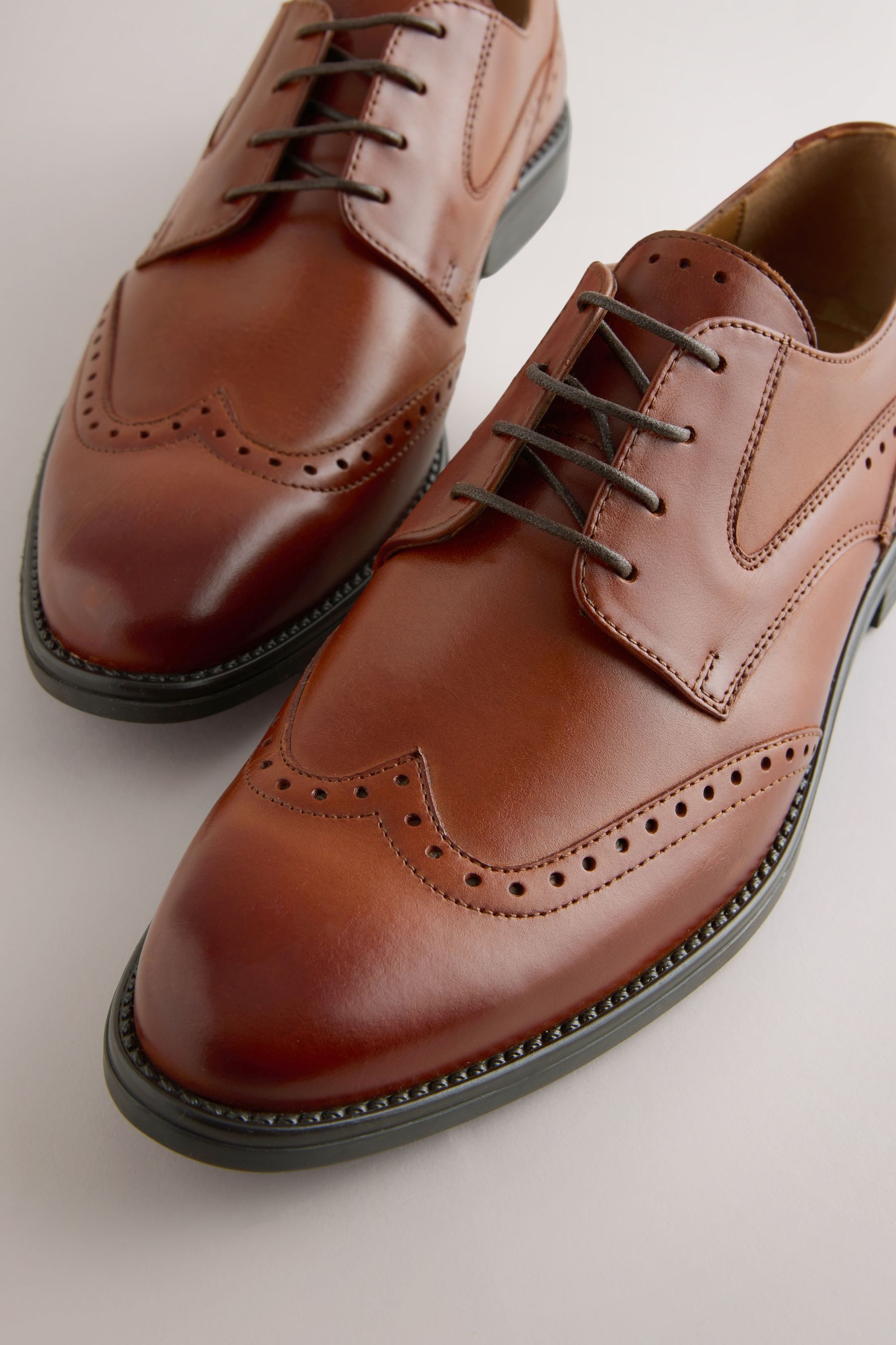 Next Brogues aus Leder mit Flügelkappe Schnürschuh (1-tlg)