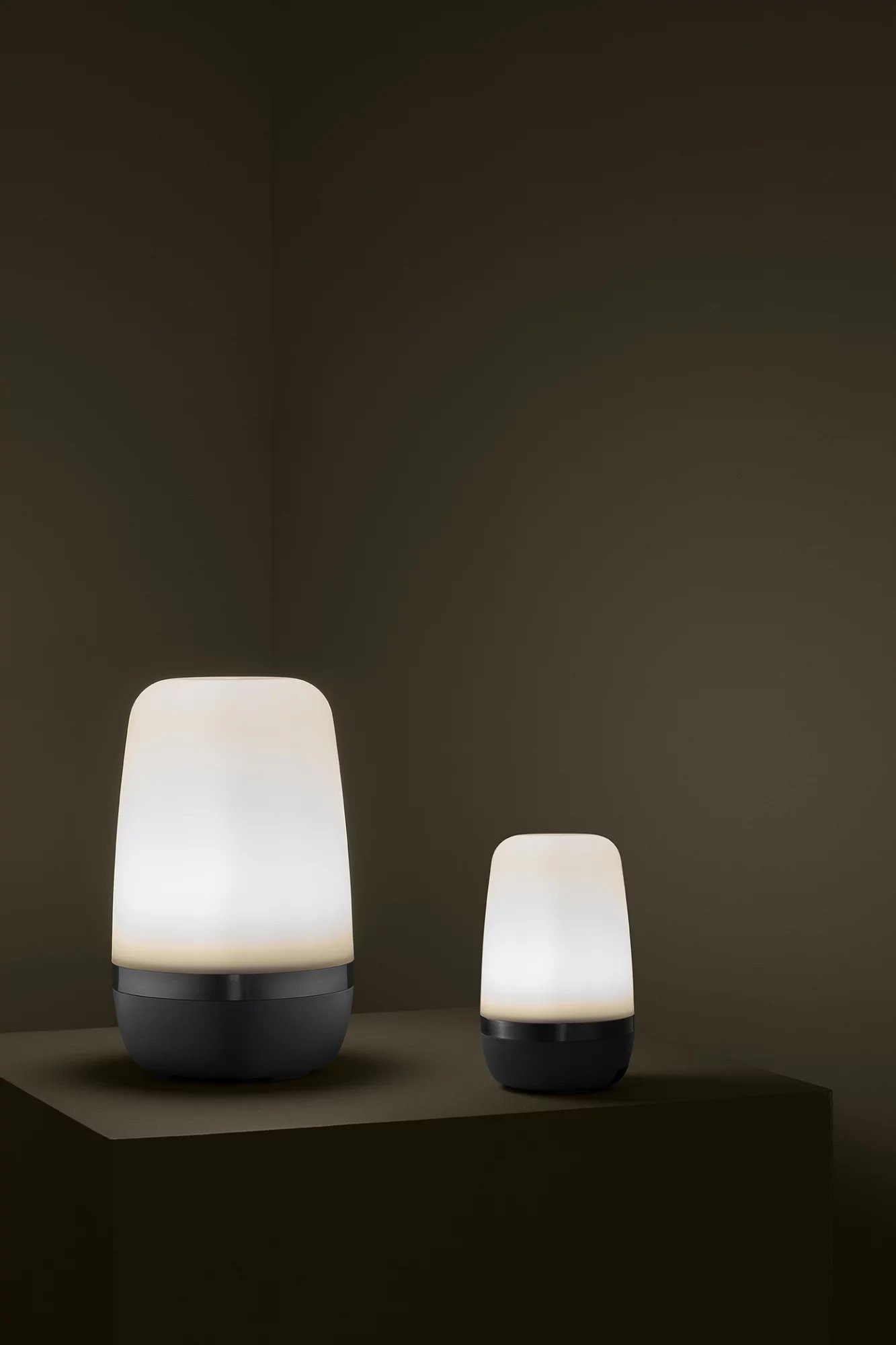 blomus LED Laterne -SPIRIT- Outdoor LED Leuchte: Designlampe für den Außenbereich, Dimmbar, LED fest integriert, Warmweiß, Neutralweiß, Kaltweiß, Akku aufladbar – Bild 3 von 5