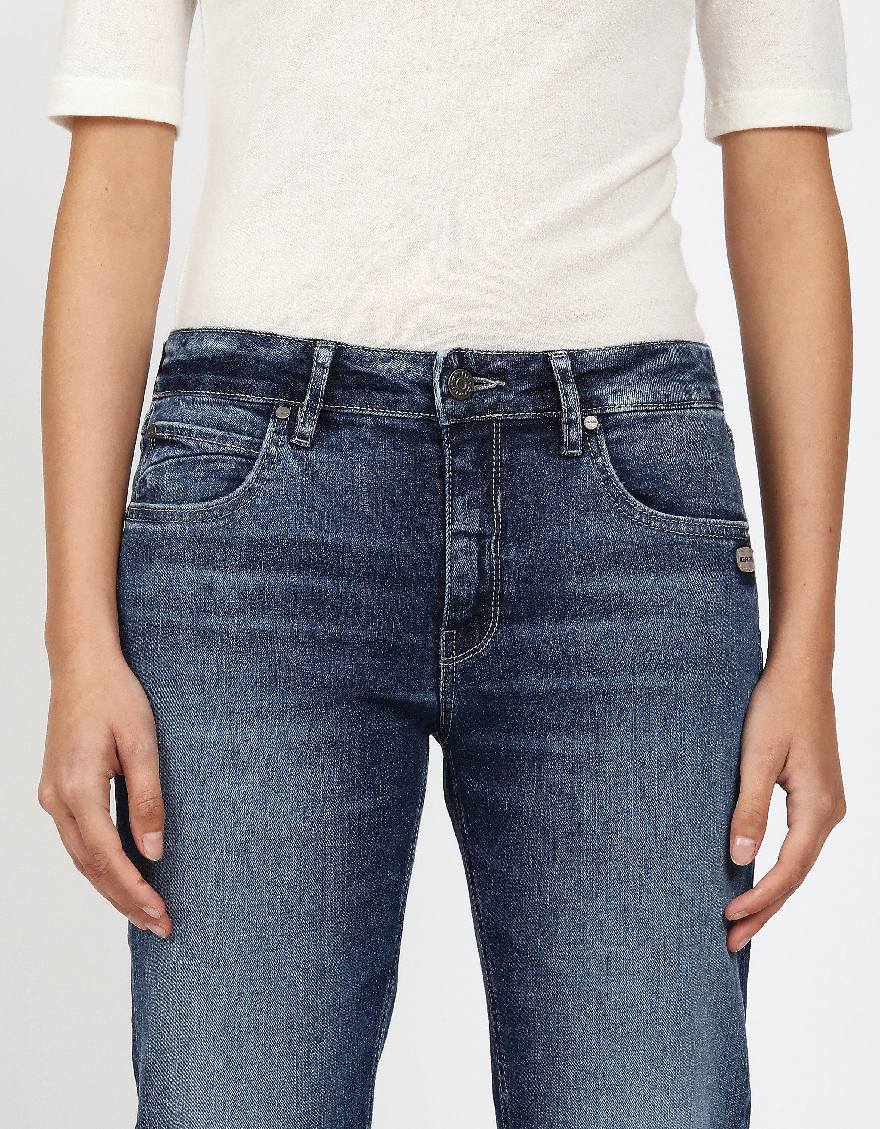 GANG Boyfriend-Jeans 94NADIA 5-Pocket Style mit Reißverschluss und Knopf
