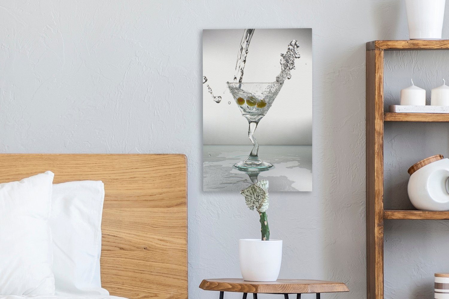OneMillionCanvasses® Leinwandbild St), (1 Gemälde, bespannt inkl. 20x30 Leinwandbild fertig wird Martini-Glas cm gefüllt, Zackenaufhänger