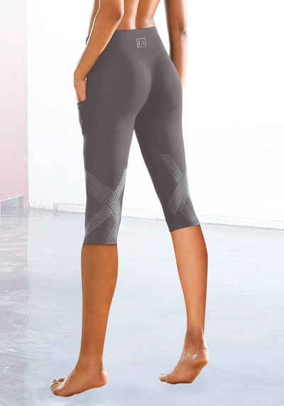 LASCANA ACTIVE Caprileggings mit optischen Reflektortprint und Handytasche