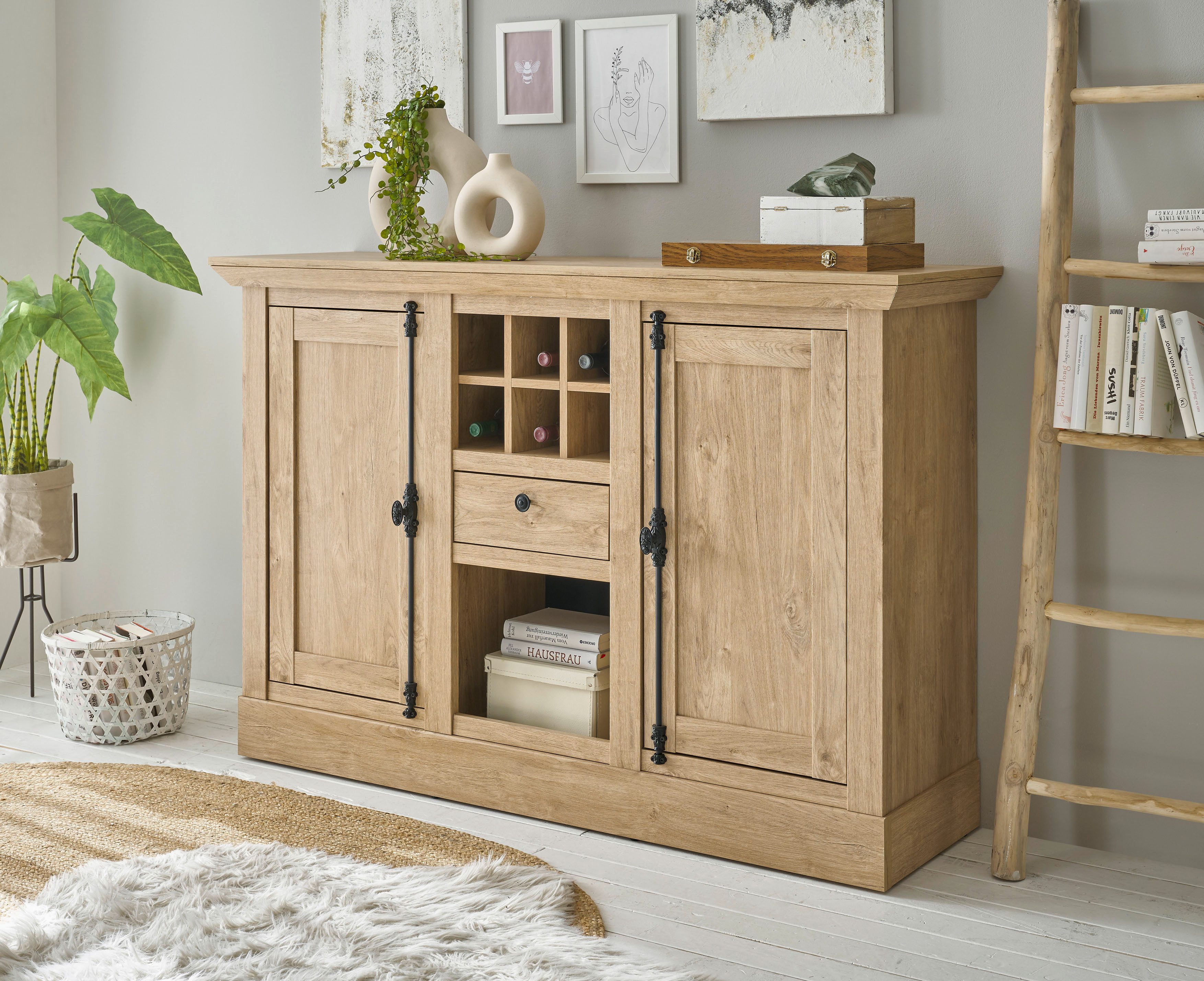 Home affaire Highboard Cornwall, Kommode im Landhausstil, Schrank, Sideboard, Eiche Dekor (1 St), verschnörkelte Metallgriffe, ausreichend Stauraum, 152 cm breit