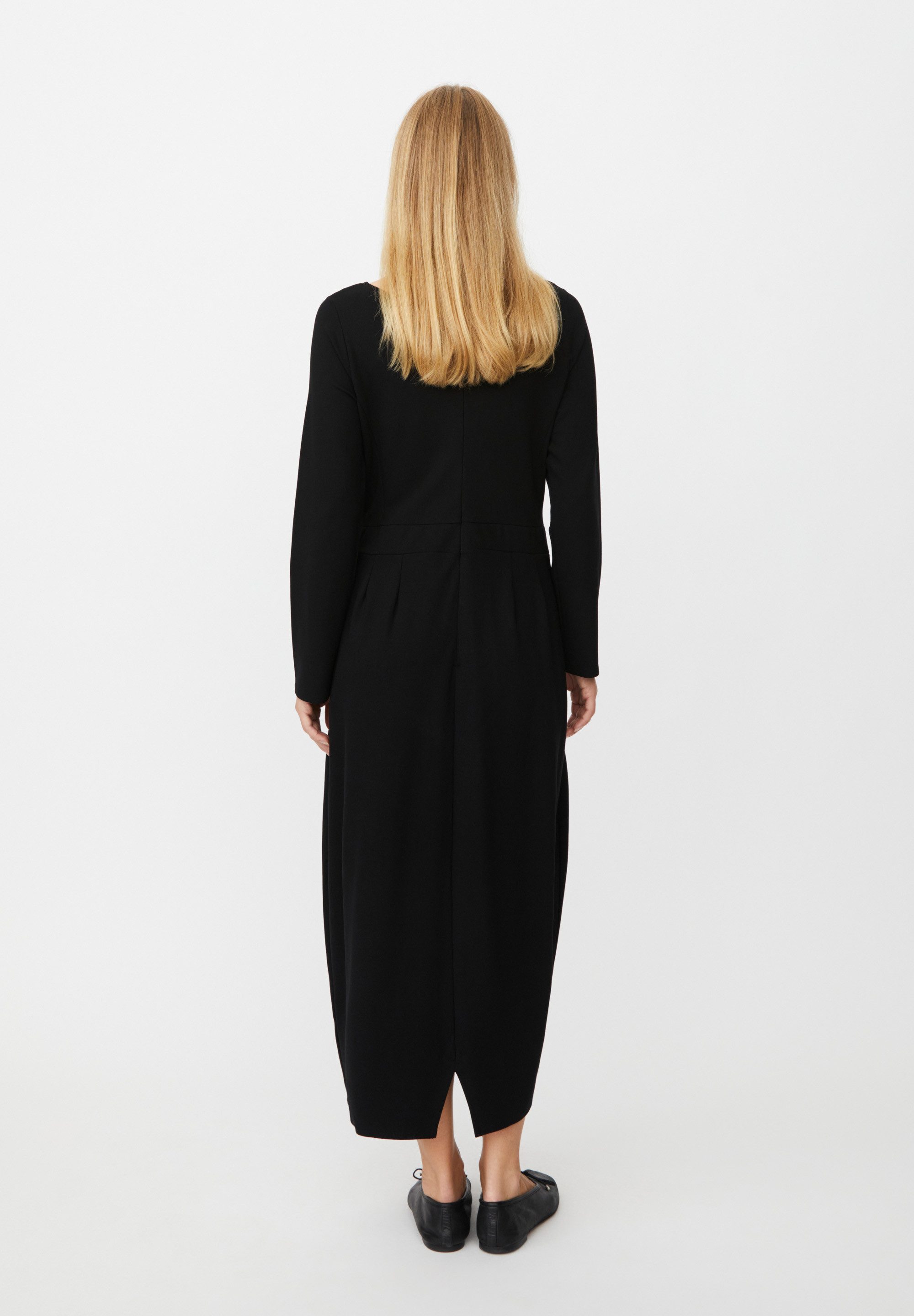 Masai Maxikleid MaNaelise Sanfte Haptik, ruhige Linien, müheloser Chic