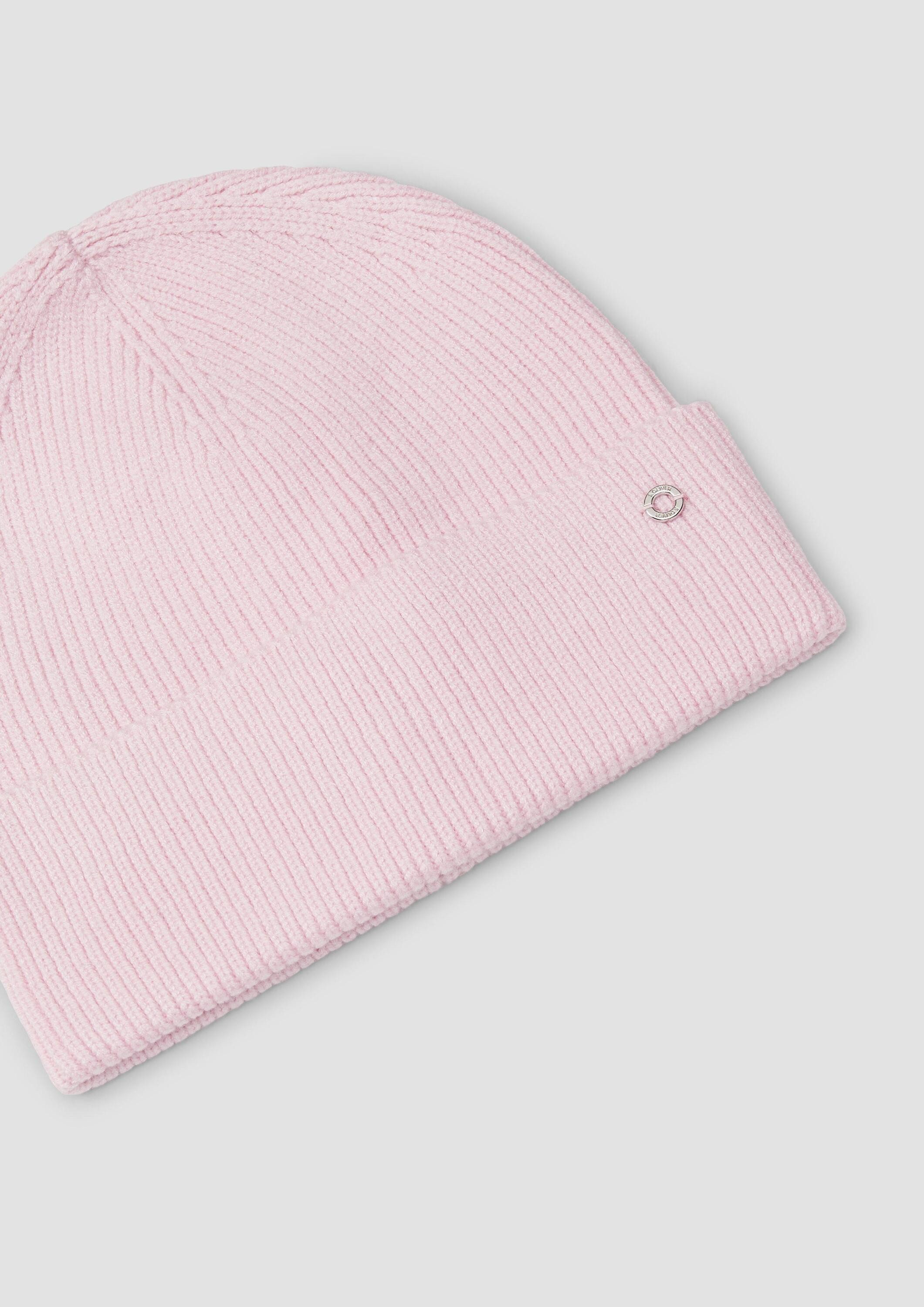 s.Oliver Strickmütze Mütze Beanie mit Turn-up-Funktion und Logo-Detail