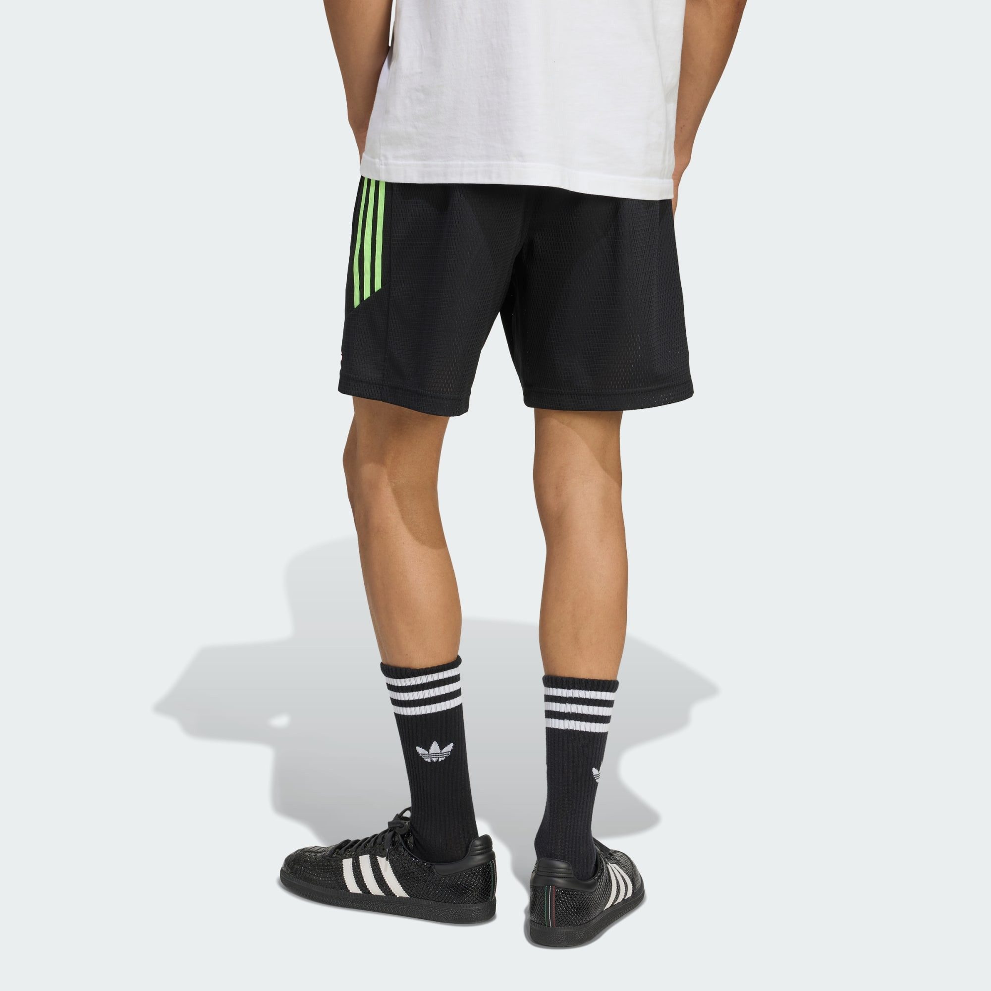 adidas Originals Shorts 96 SHORTS MIT 18 CM INNENBEINLÄNGE (1-tlg) günstig online kaufen