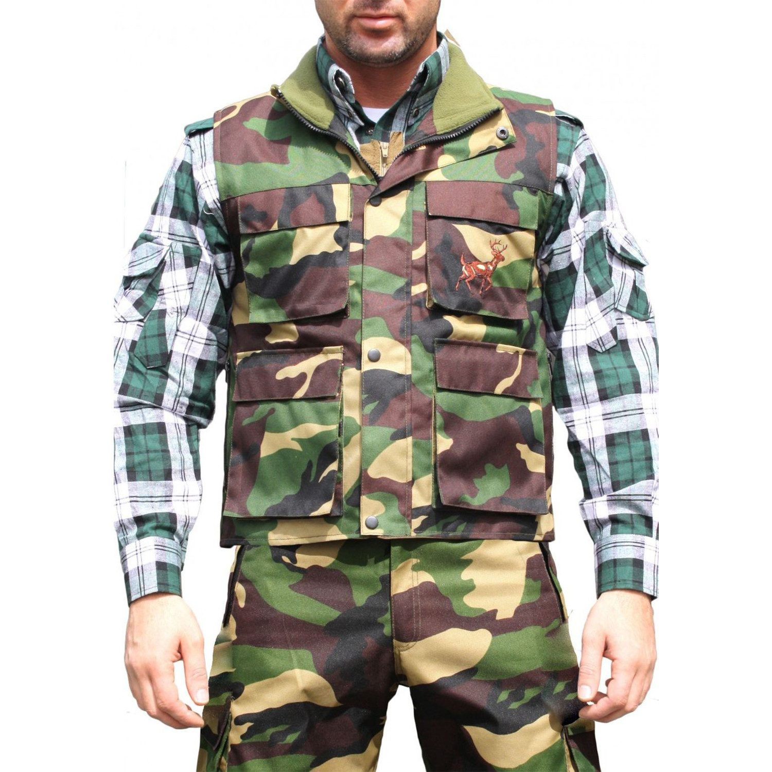 German Wear Jagdweste GW611W Jagdweste in der Farbe Militär mit einer Hirschstickerei