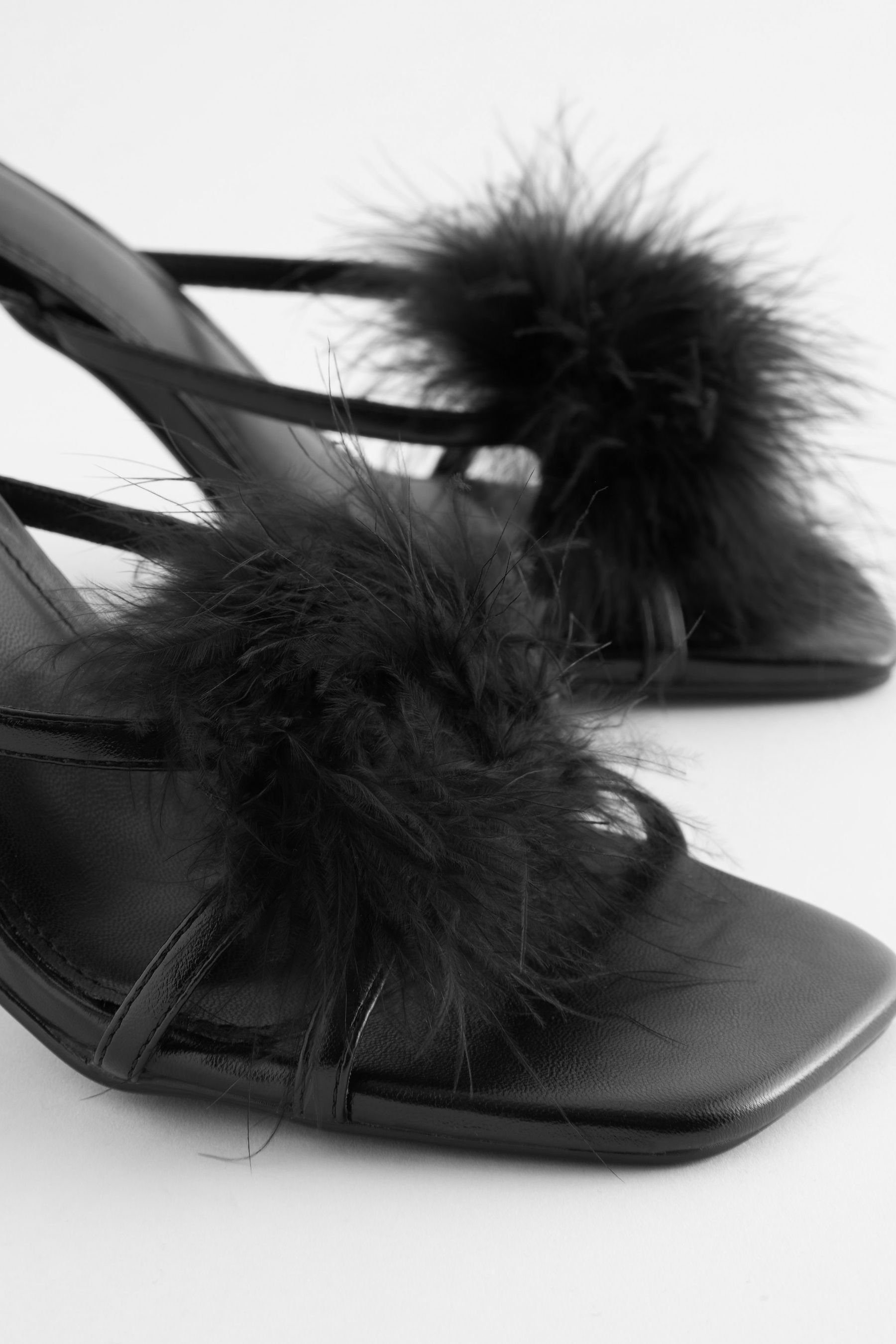 Sandaletten Federn Riemchensandalette (1-tlg) Next Comfort® mit echten Forever Black