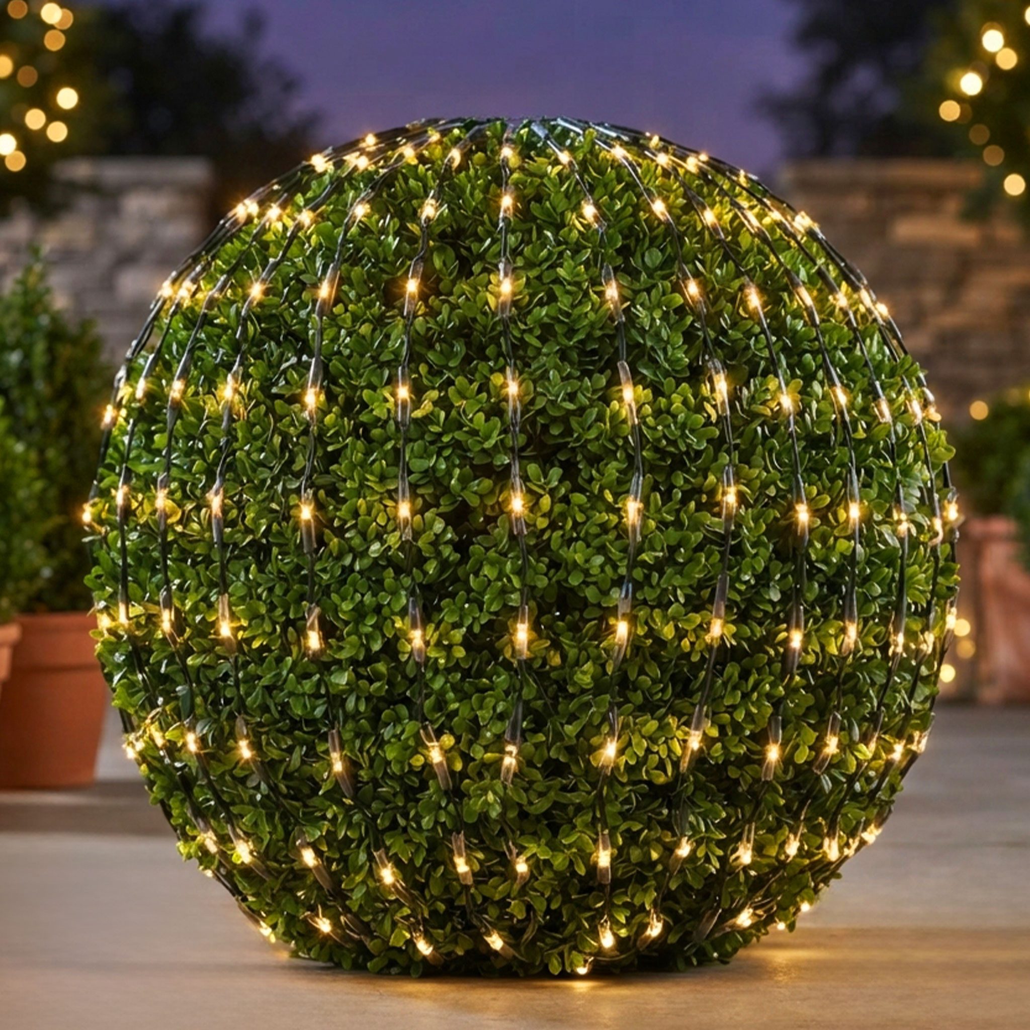 Spetebo LED-Lichternetz LED Buchsbaum Beleuchtung mit 100 LED warm weiß, 100-flammig, Garten Deko Lichtervorhang