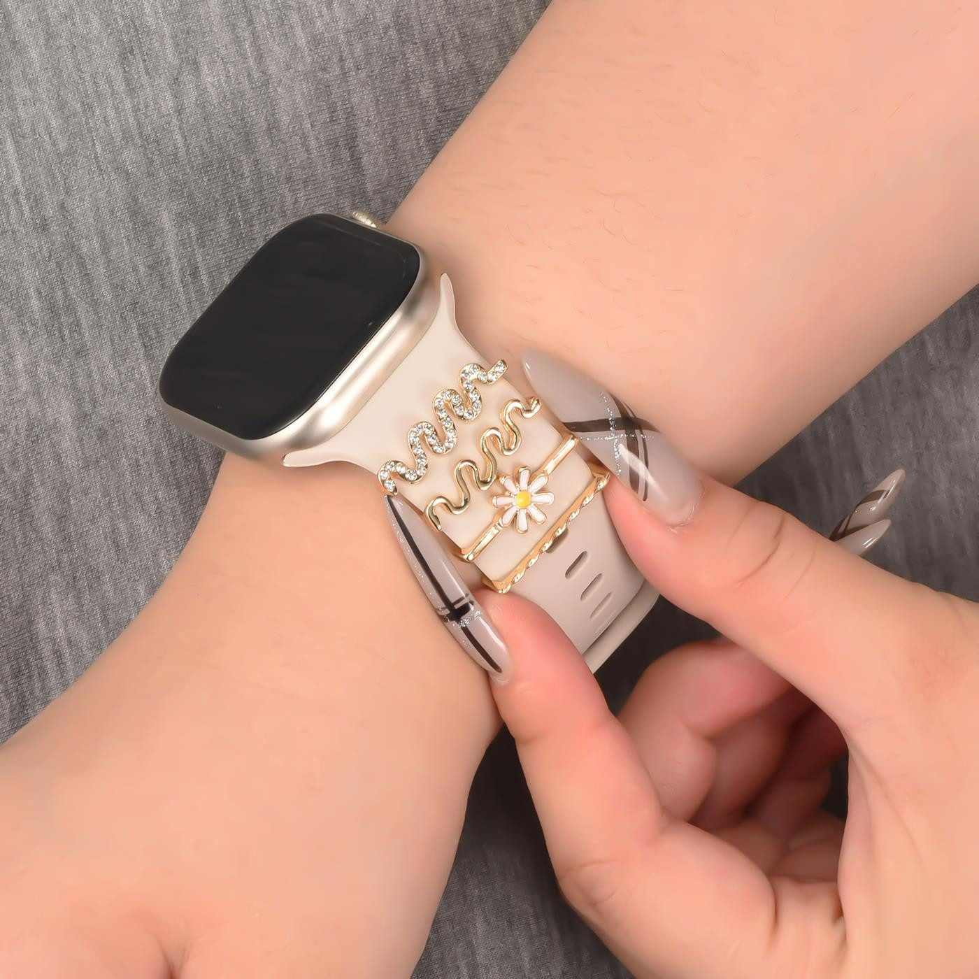 CoolGadget Smartwatch-Armband Schmuck Ringe Charms Uhren Deko Motiv Clips 21mm, Zubehör passend für alle Apple Watch und Samsung Galaxy Watch Modelle