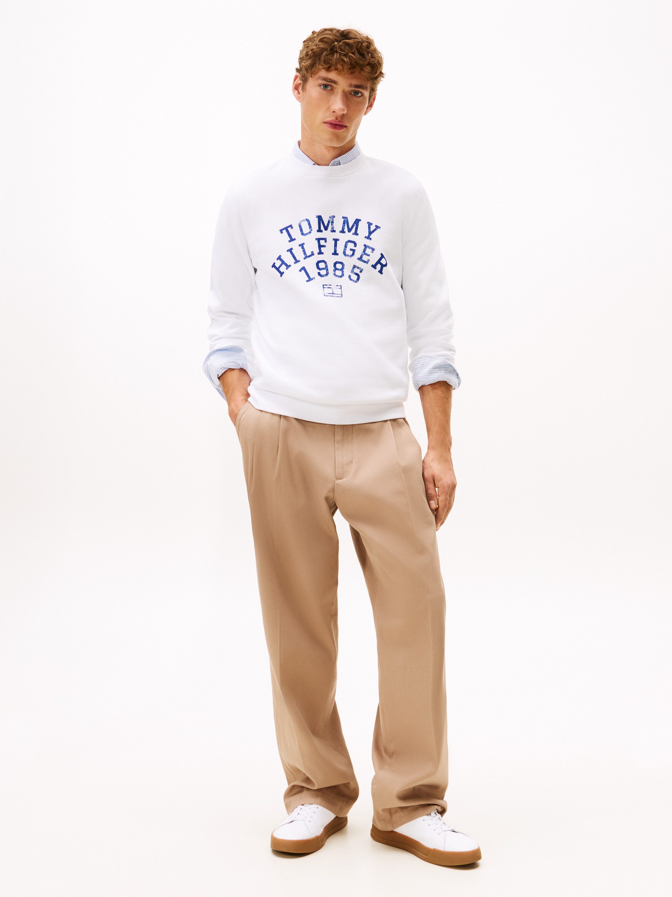 Tommy Hilfiger Sweatshirt HILFIGER ARCH normale Passform, kontrastfarbener Print, Rundhals