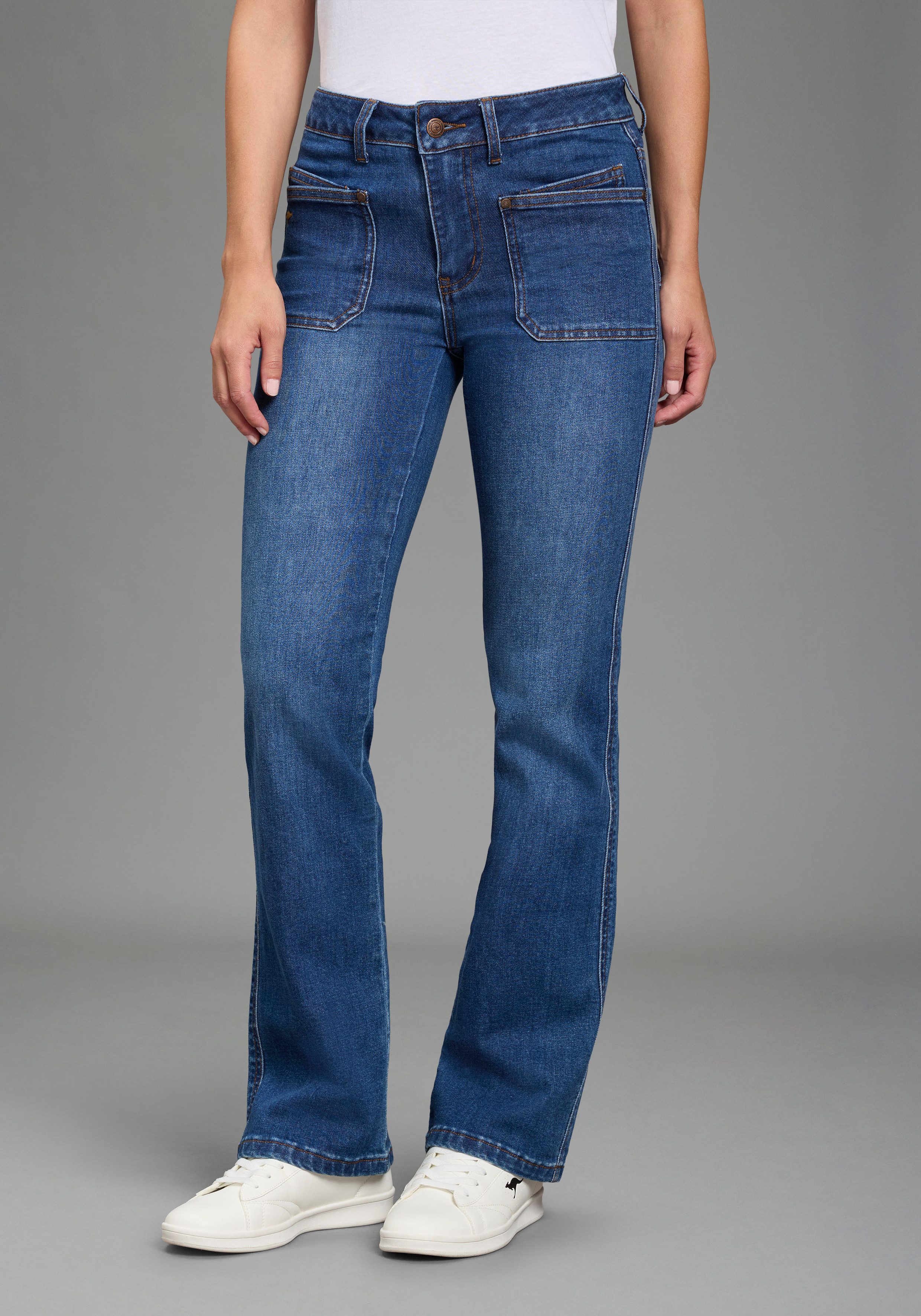 KangaROOS Weite Jeans mit Reißverschluss und Knopf, normale Leibhöhe, lange Schnittform. € 59,99, (€ 59,99 pro 1 Stk).
