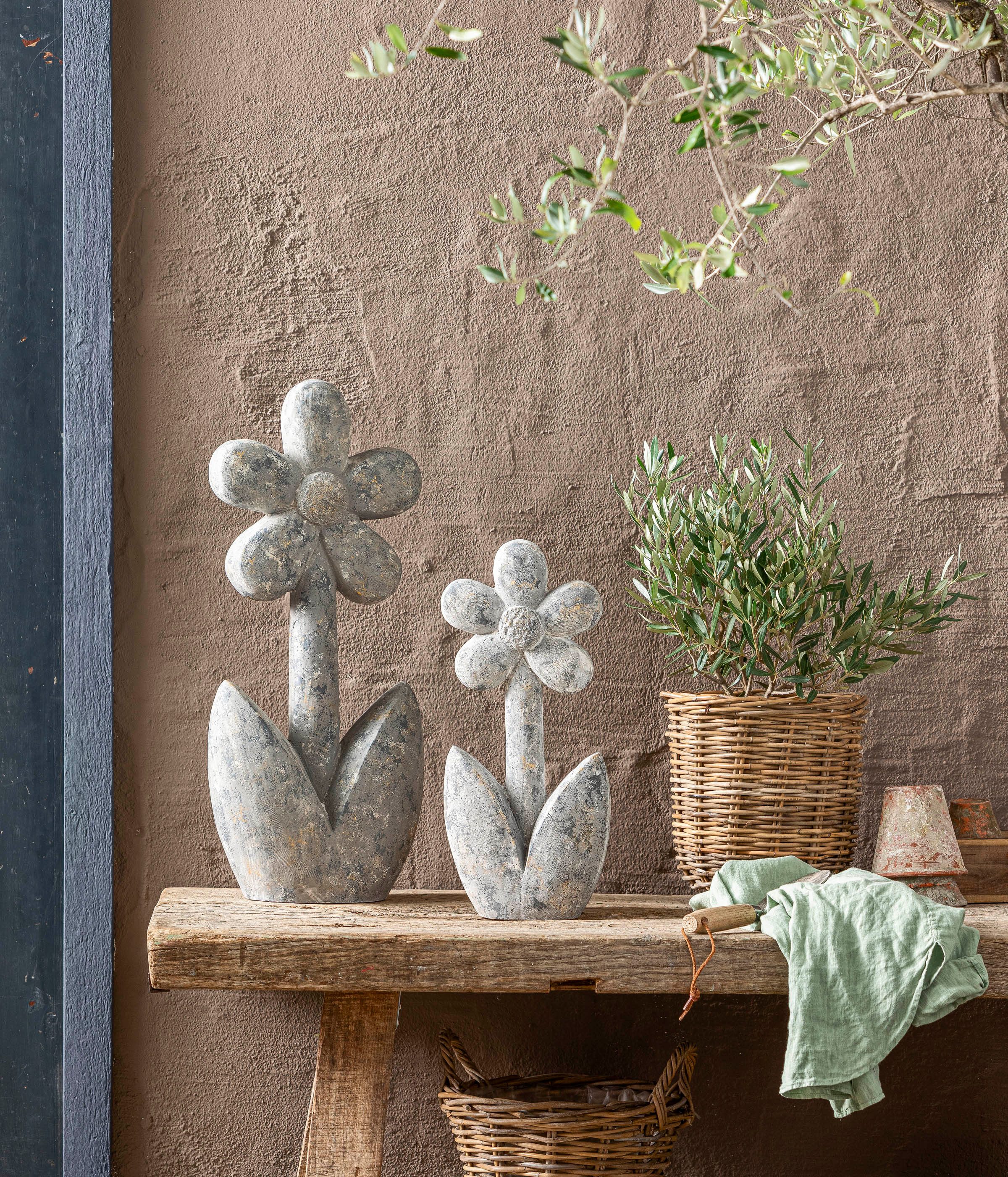 Dehner Gartenfigur Dekofigur Blume, in Steinoptik, Magnesia, grau, frühling günstig online kaufen