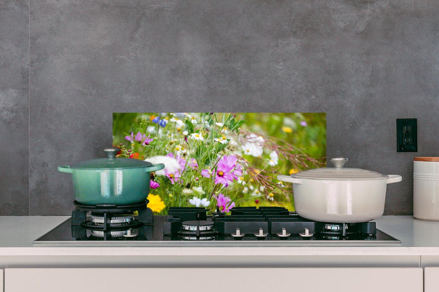 MuchoWow Küchenrückwand Blumen - Natur gegen cm, Weiß, Gras - Schmutzflecken für Lila Grün Wandschutz, und - Küchen - (1-tlg), - 60x30 Fett
