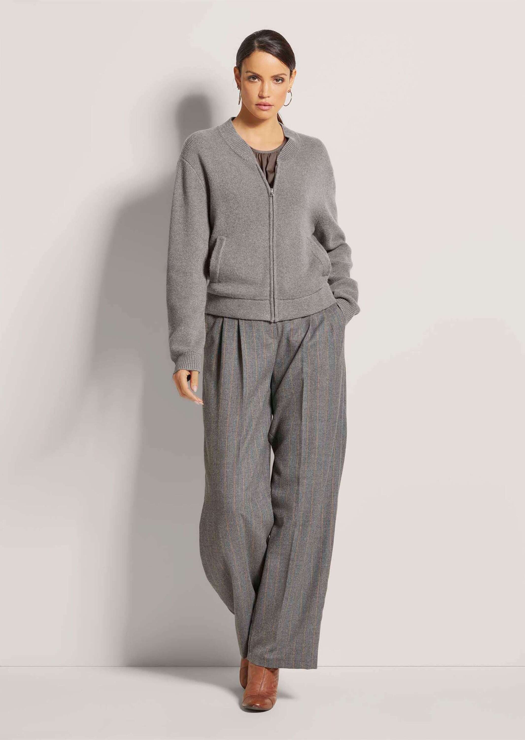 MADELEINE Strickjacke Sportiver Strick-Blouson mit Reißverschluss Eleganter günstig online kaufen