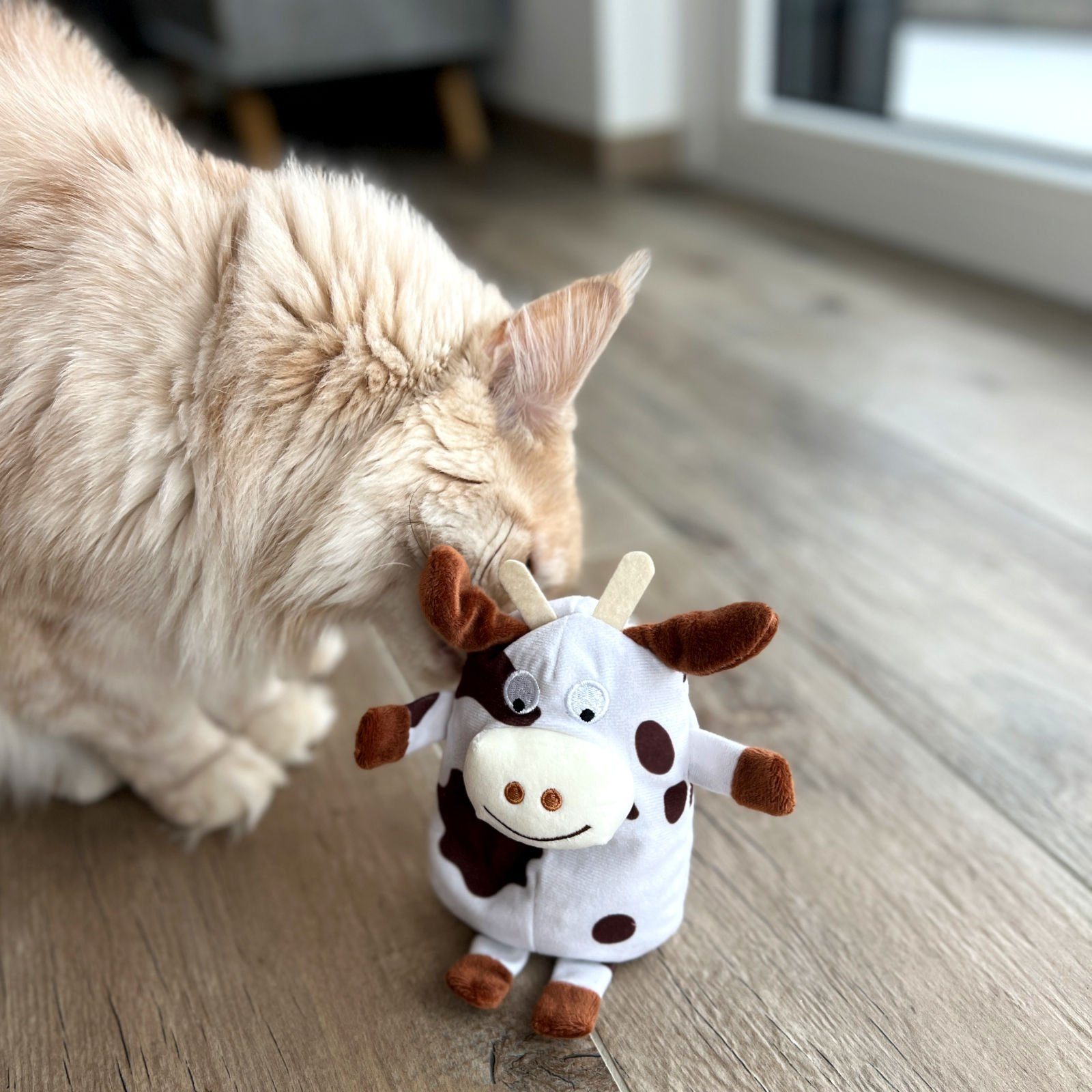 Aumüller Tierkuscheltier Katzenspielzeug mit Baldrian, Kuh Ella günstig online kaufen