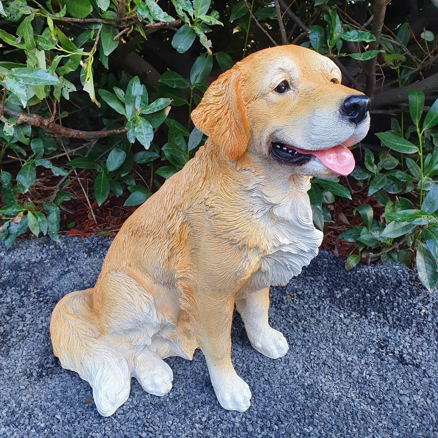 Aspinaworld Gartenfigur Sitzende Labrador Figur Golden Retriever 52 cm wetterfest