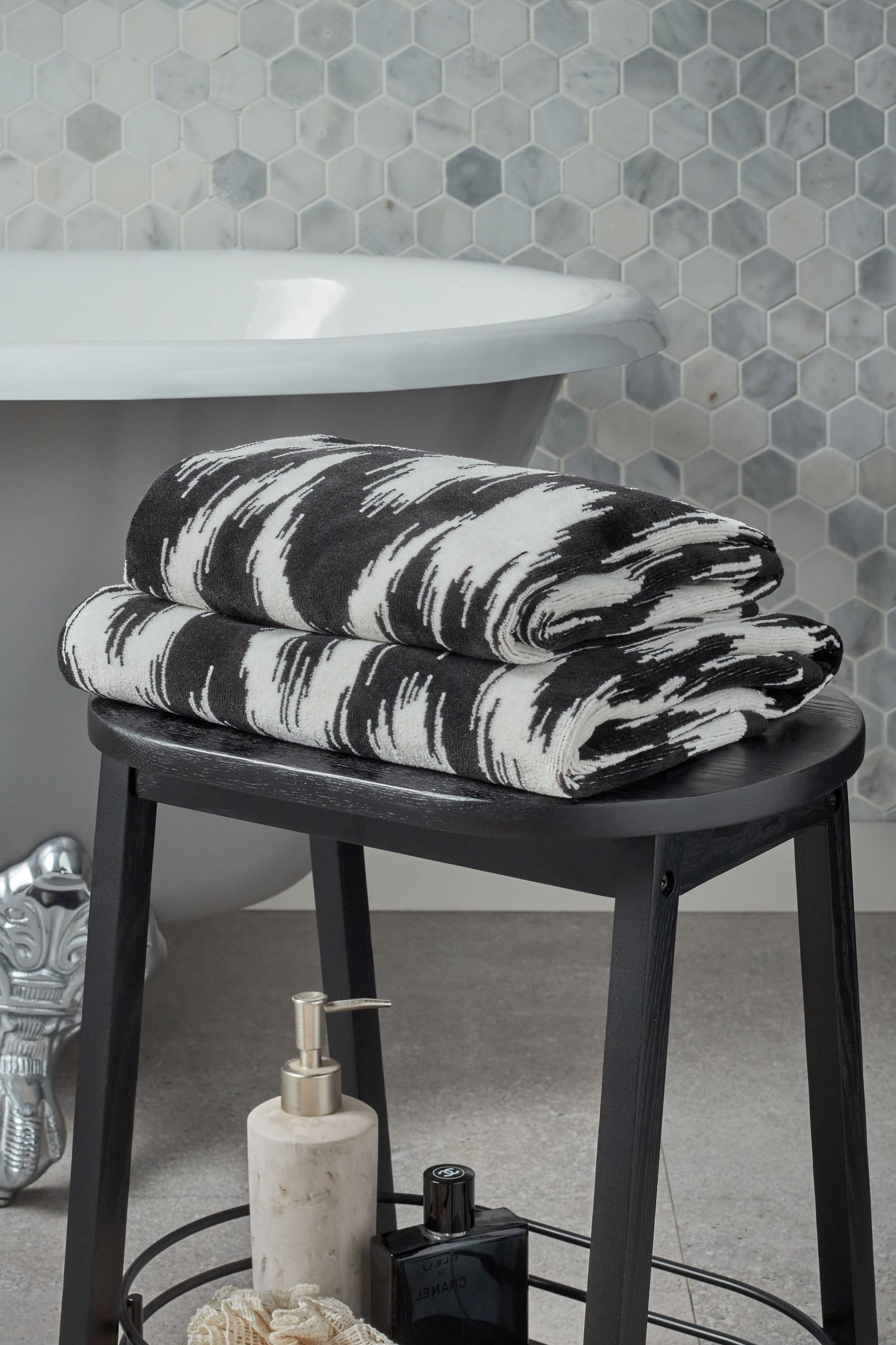 Next Handtuch Handtuch mit Geo-Chevron-Muster aus günstig online kaufen