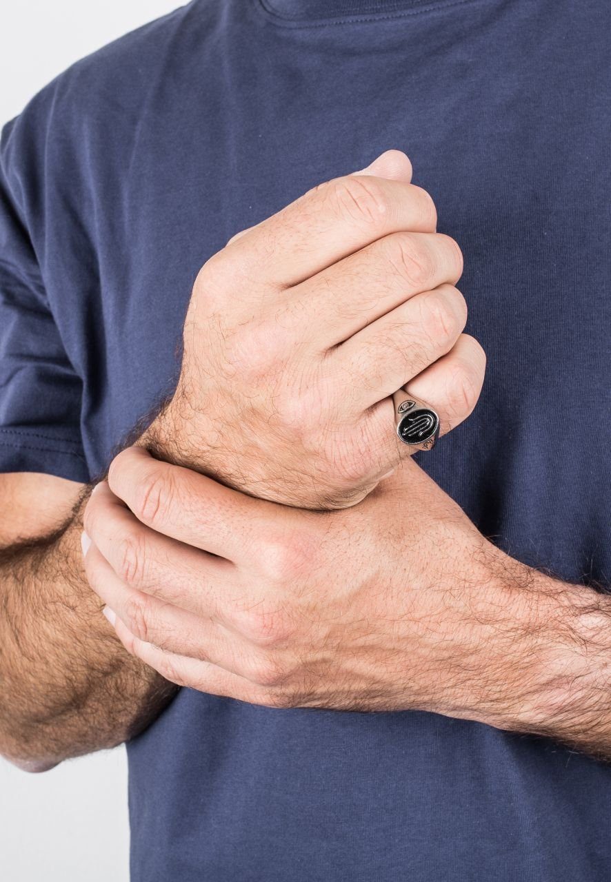 Akitsune Siegelring Hamsa Ring Silver EU 65 - UK V - US 11