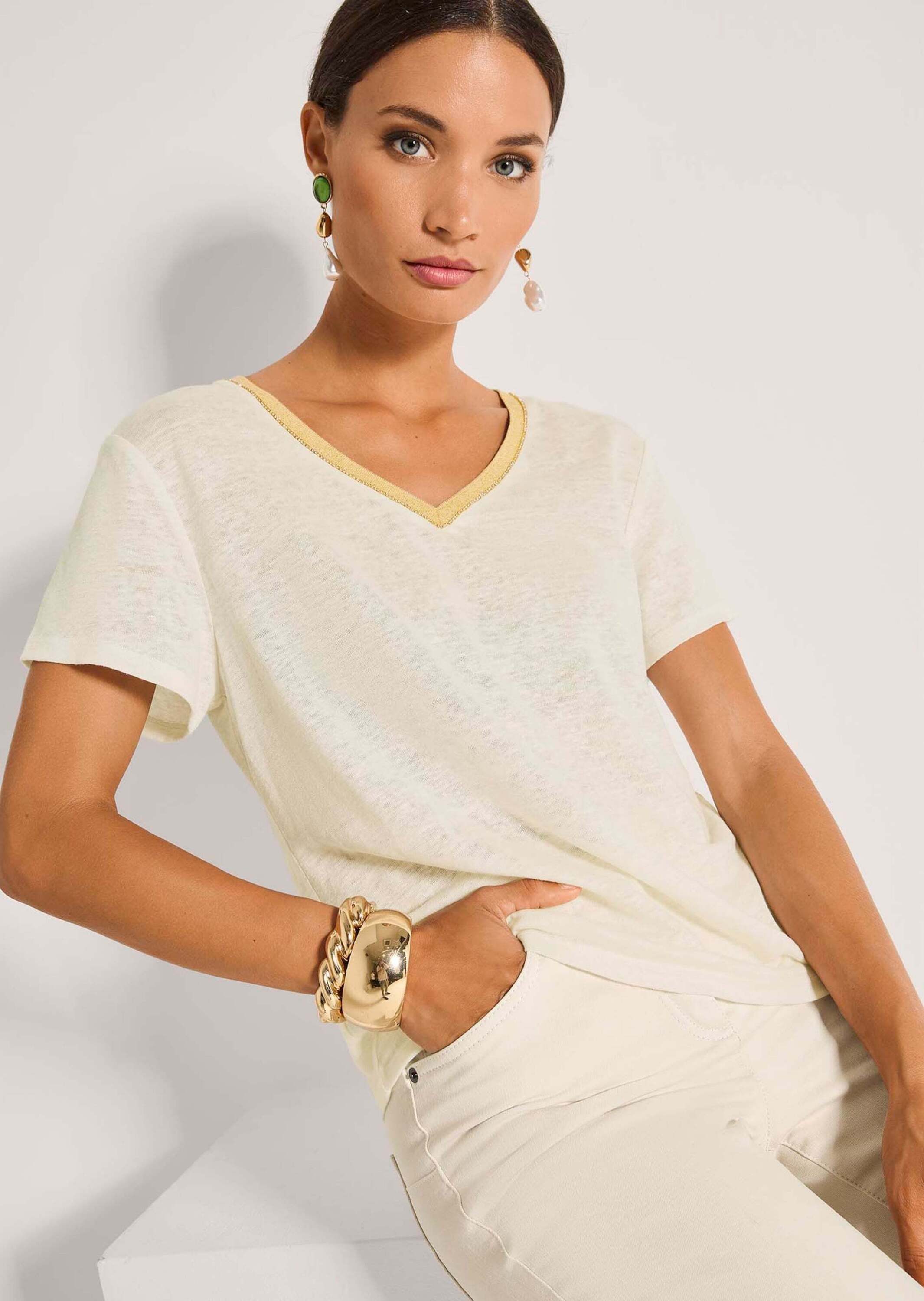 MADELEINE Kurzarmshirt Print-Shirt mit Strass aus Leinen V-Ausschnitt und Printmuster als modische Highlights