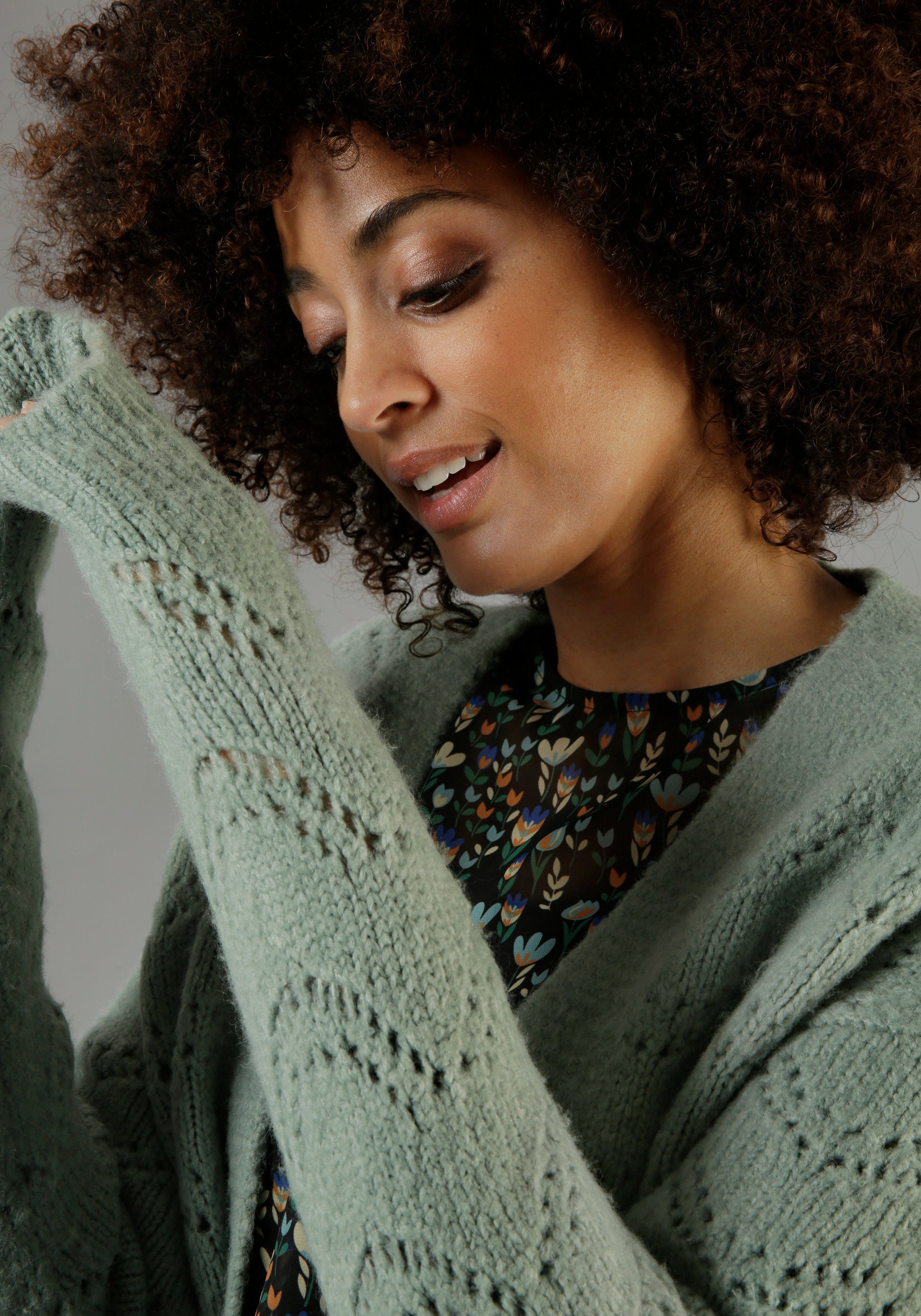 Aniston CASUAL Strickjacke mit Ajourstrickmuster
