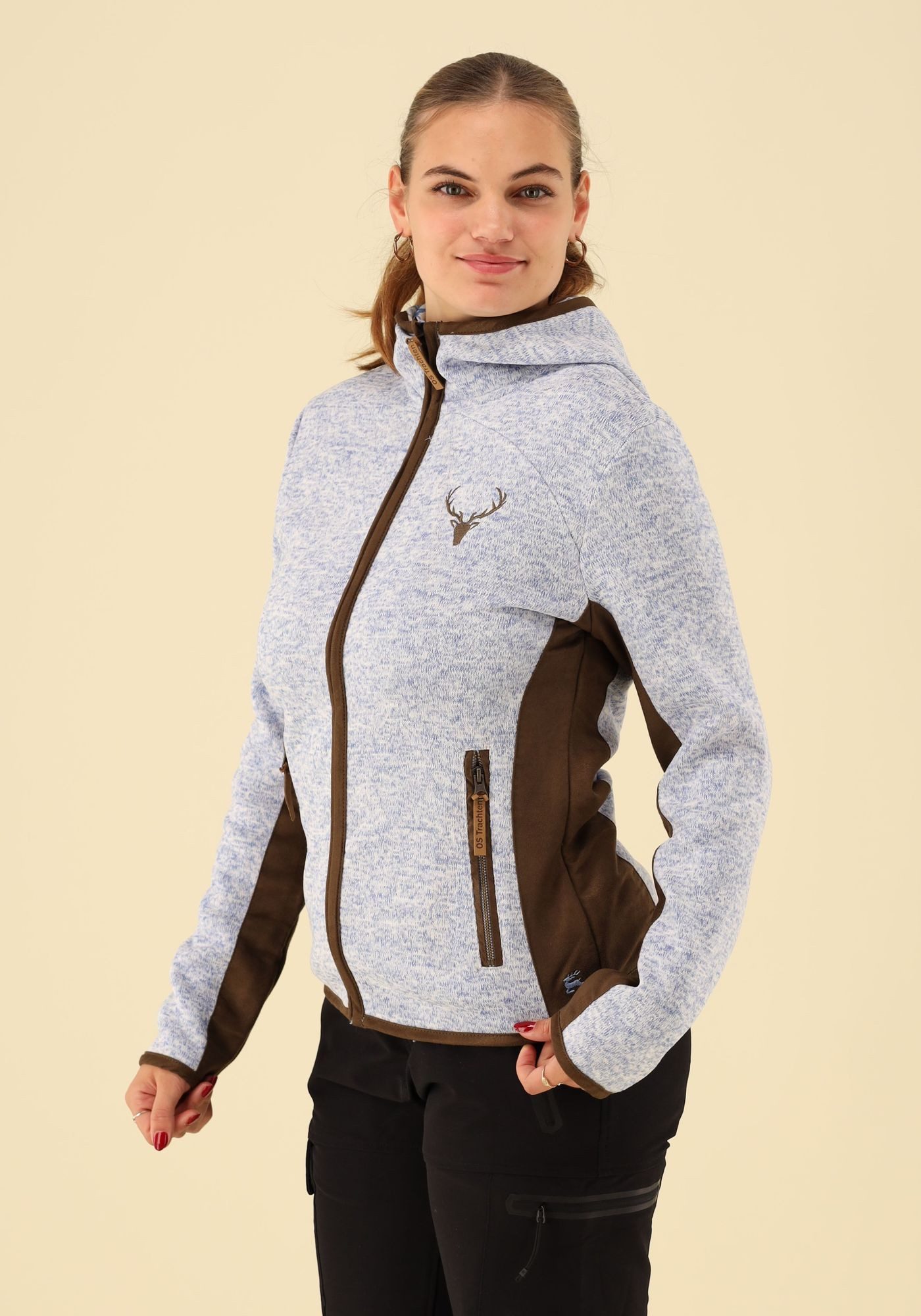 OS Trachten Strickfleecejacke Zumgu Outdoorjacke mit Kapuze mit Kontrastfutter und Hirsch-Stickerei