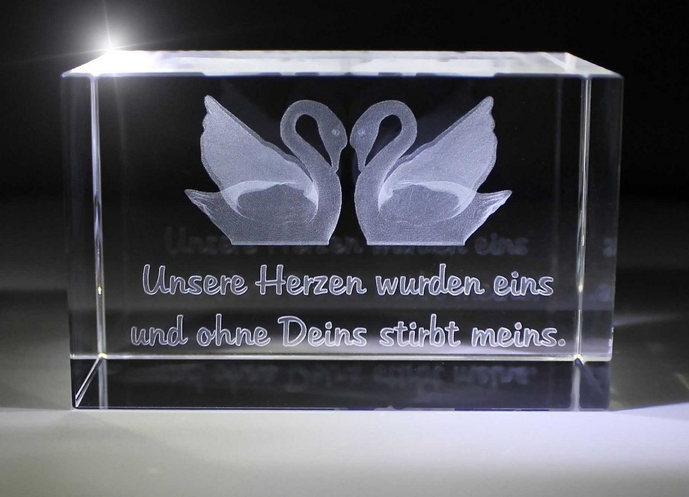 VIP-LASER Dekofigur 3D Glasquader Zwei Schwäne Unsere Herzen wurden eins, doch ohne, Hochwertige Geschenkbox, Made in Germany, Familienbetrieb
