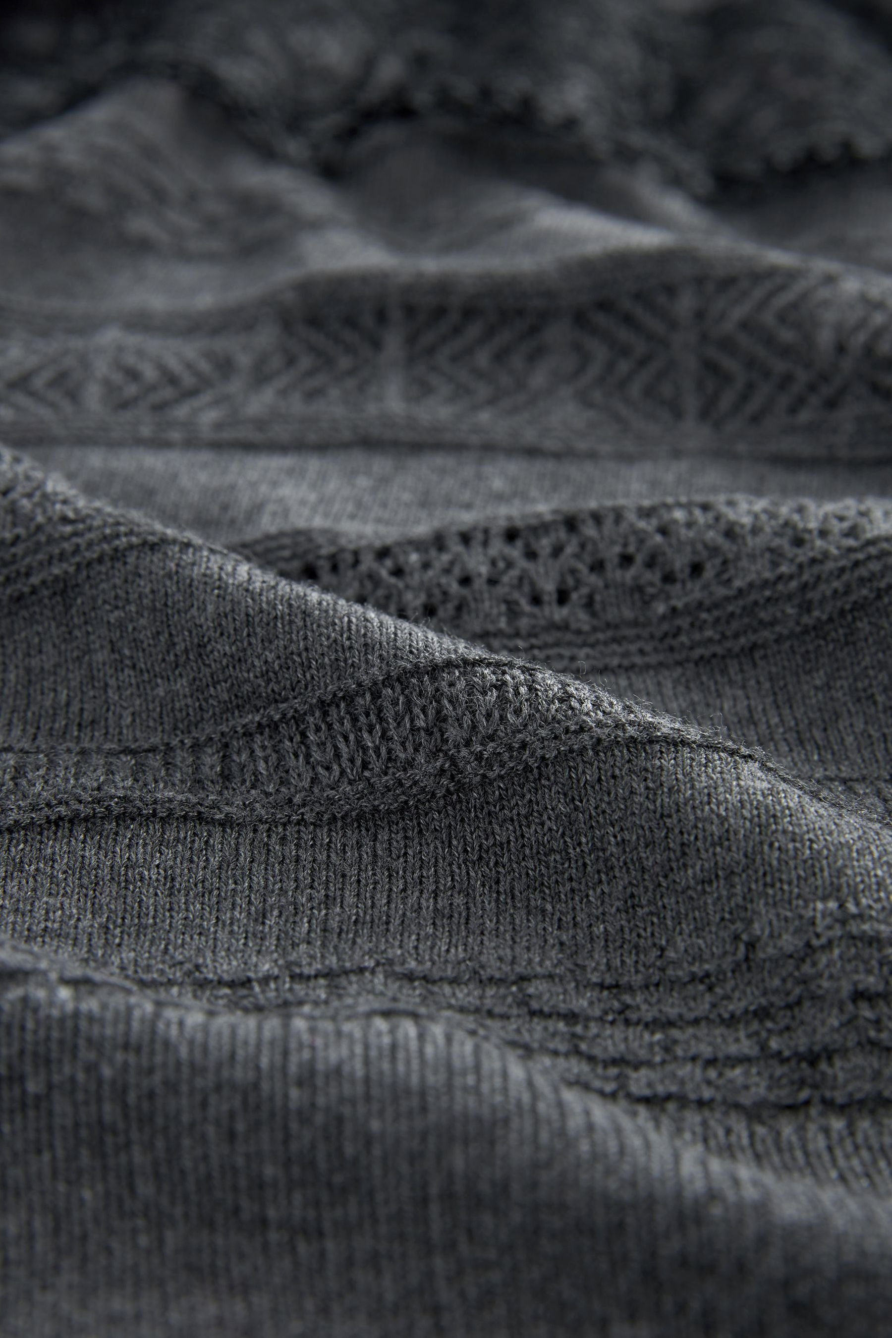 Lace Rundhalsausschnitt Rundhalspullover Grey Next (1-tlg) Pullover mit Detail