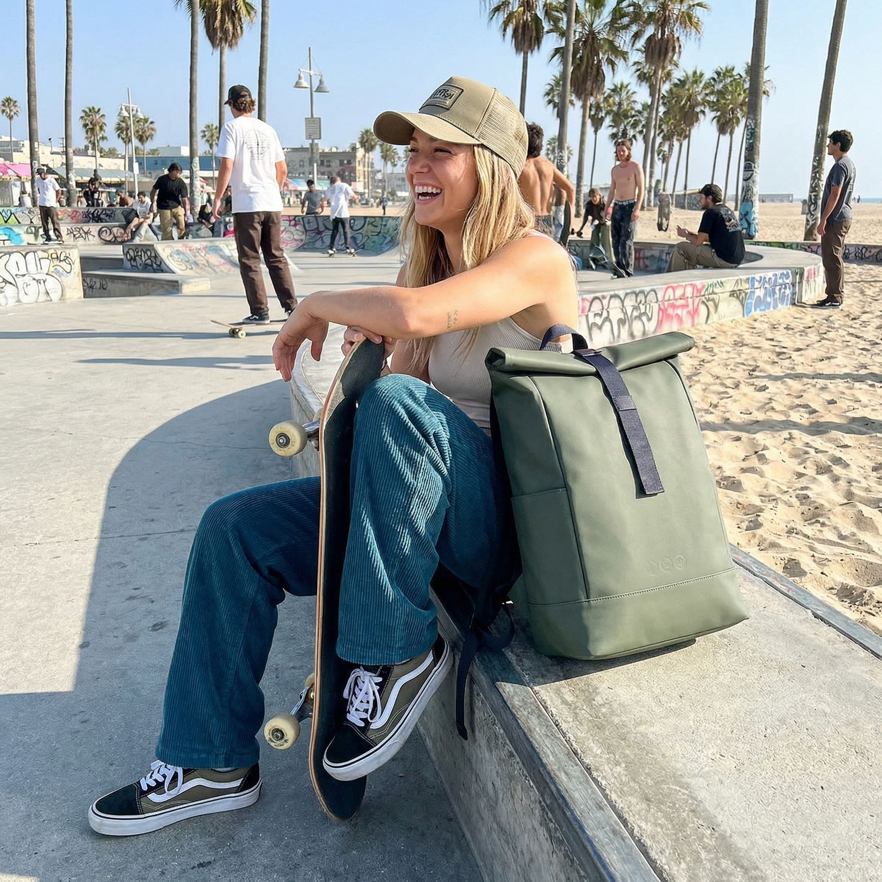SONS OF ALOHA Rucksack Rolltop Rucksack mit Laptopfach und gepolsterter Rückseite, Rolltop Rucksack XL HOLU wasserabweisend und aus recyceltem Material