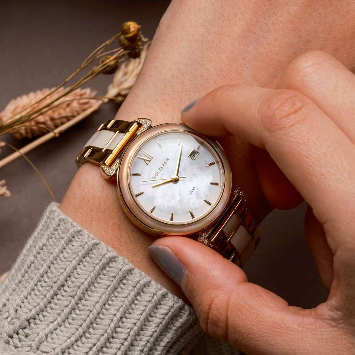 Holzkern Solaruhr 9010631019587, für Damen Sunglister Weißes Perlmutt/Goldfarben – Bild 5 von 5