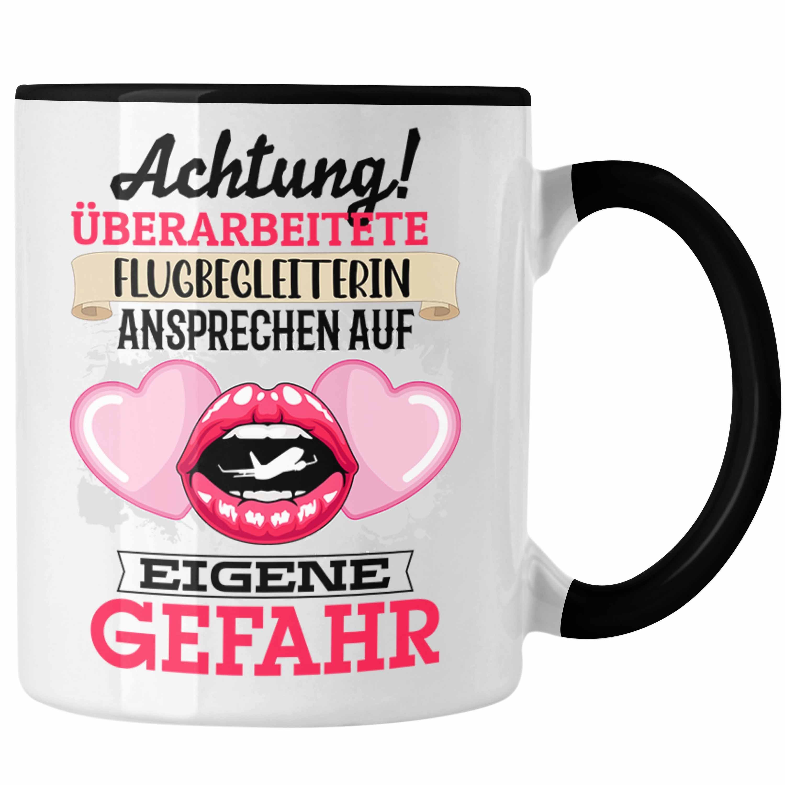 Trendation Tasse Flugebegleiterin Tasse Geschenk Lustiger Spruch Geschenkidee Kaffeebec Schwarz