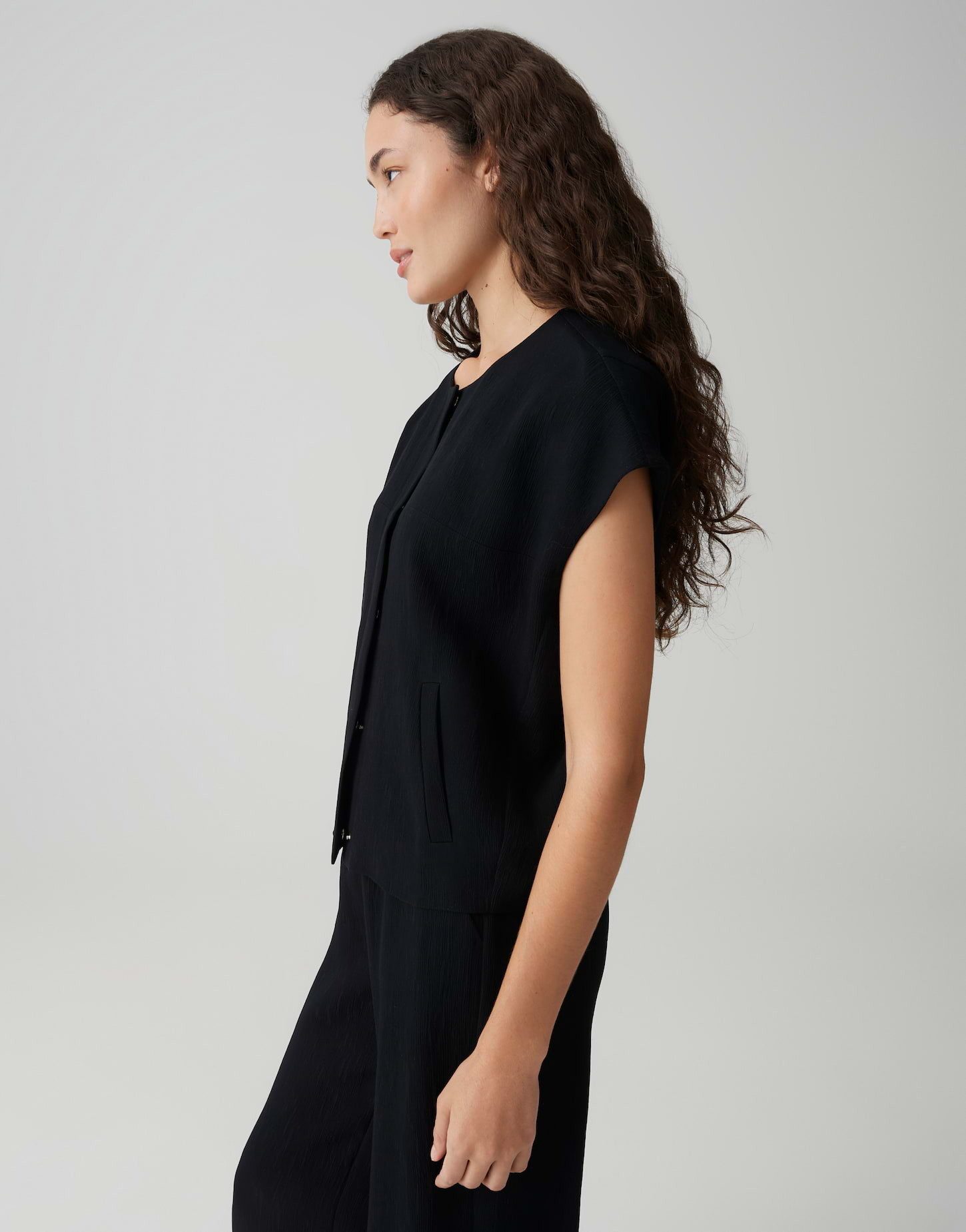 OPUS PANTS Anzugweste Wenali aus Webware in ovalem Schnitt Überschnittene Schulter für einen modernen Layering Look – Bild 4 von 5