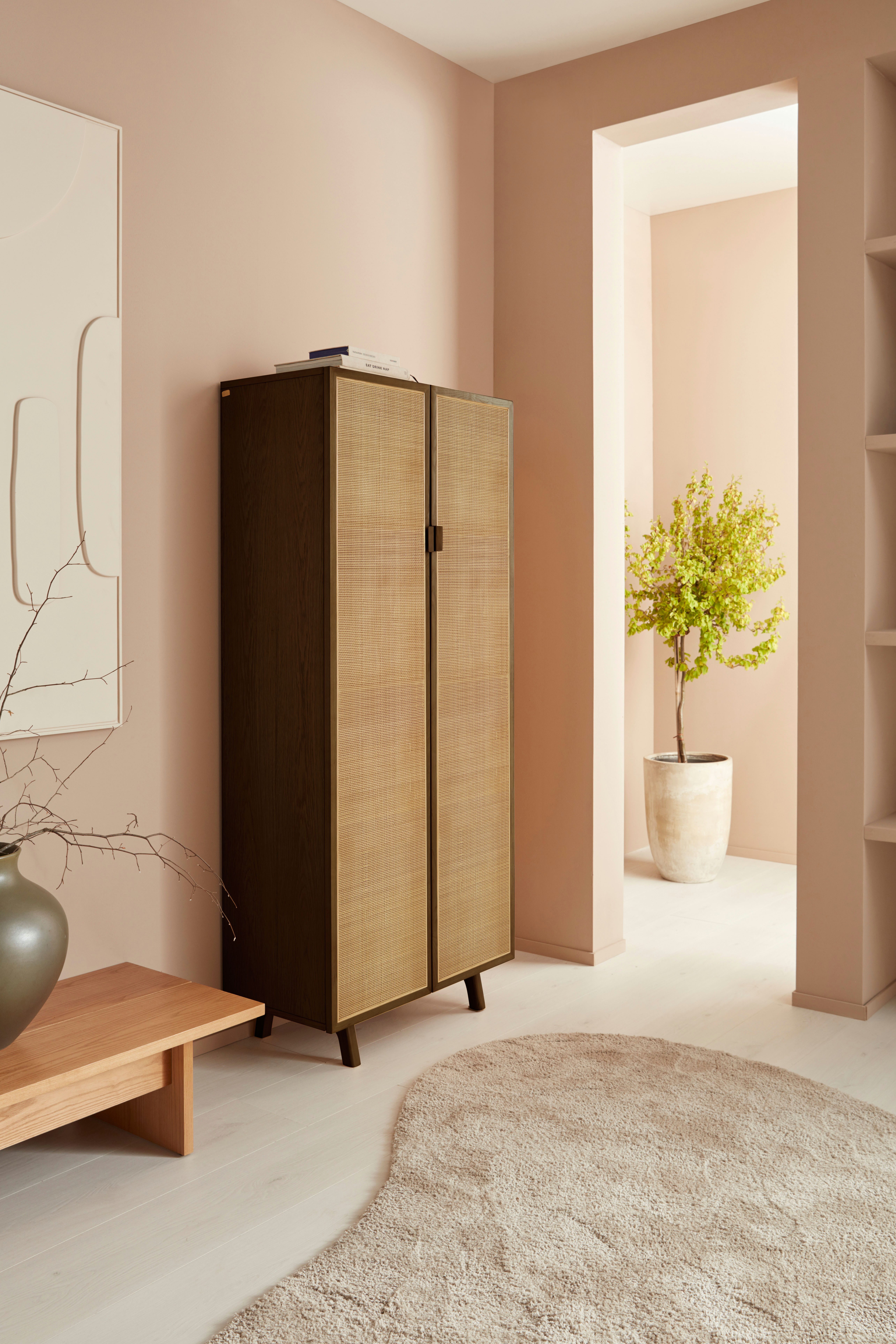 LeGer Home by Lena Gercke Highboard Lina, Mit Rattan Einsatz, 4 Innenfächer, teilmassiv – Bild 2 von 5