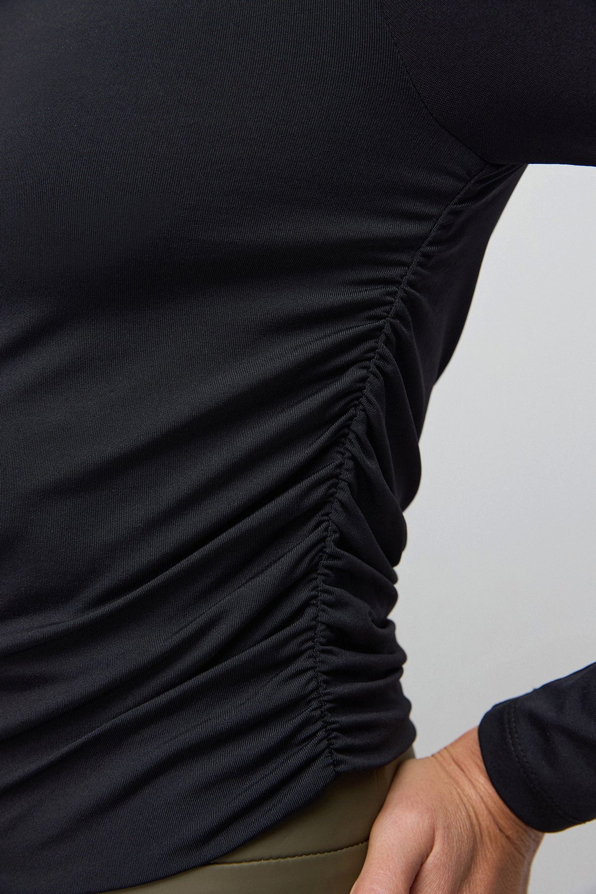 No Matter What Blusentop Basic-Bluse mit asymmetrischem Ausschnitt