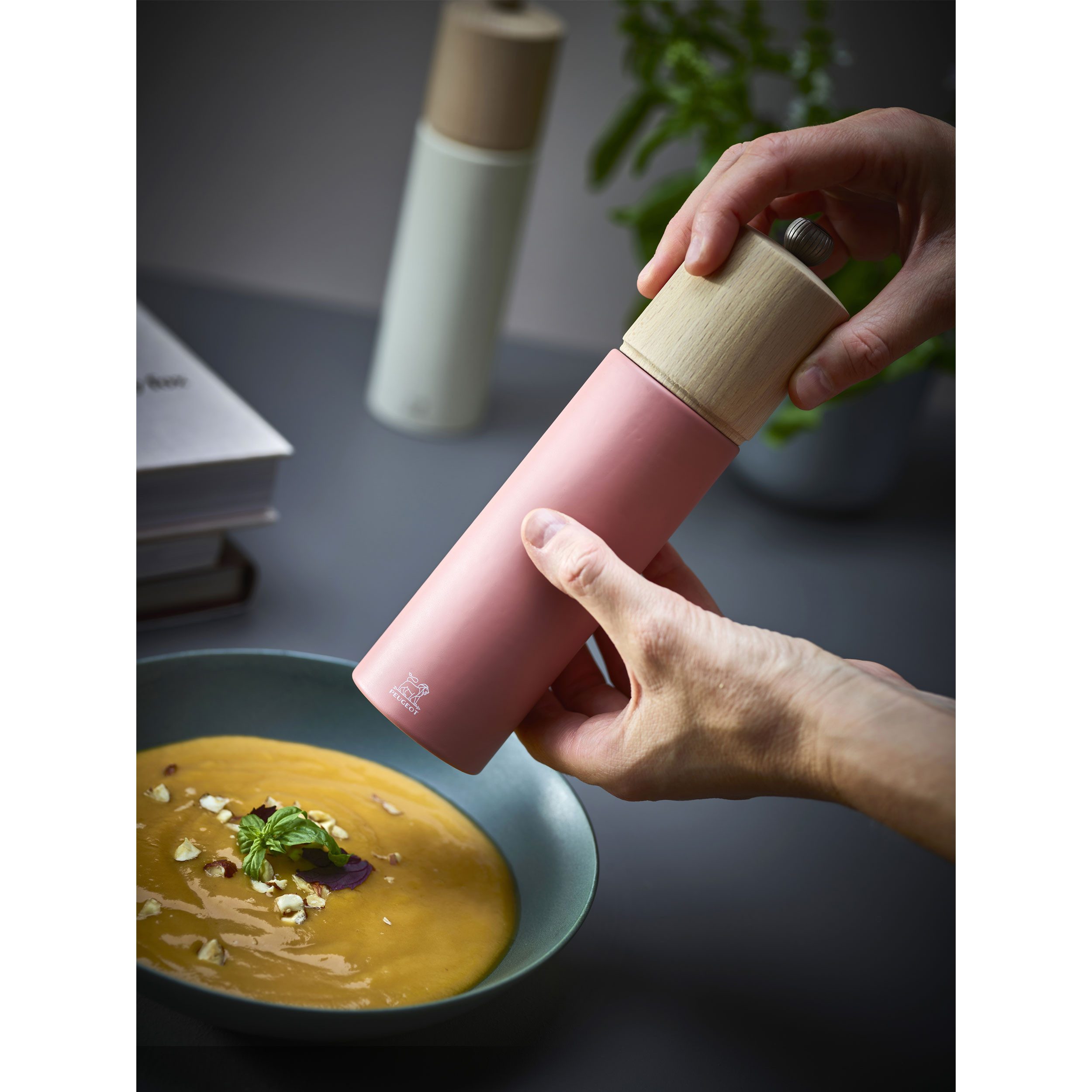 PEUGEOT Pfeffermühle BOREAL 21cm Altrosa Buchenholz Stahlmahlwerk Manuell