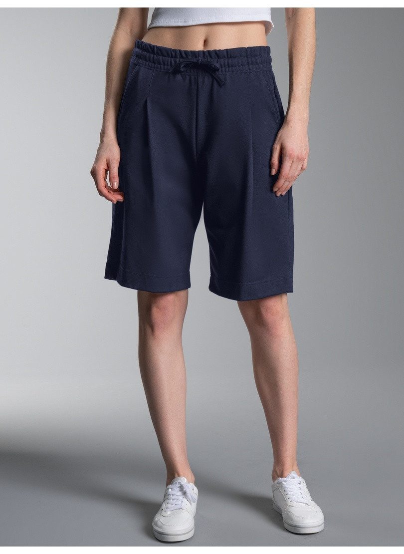 Trigema Bermudas TRIGEMA Shorts in Piqué-Qualität mit modischen Falten (1-tlg)