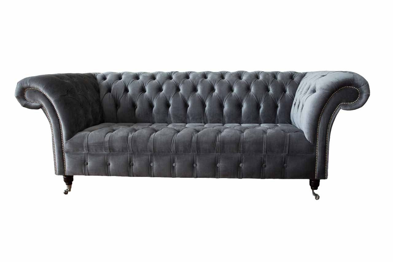 Chesterfield-Sofa Elegantes Sofa mit Textilbezug in zeitlosem Grau und Edelstahlfüßen