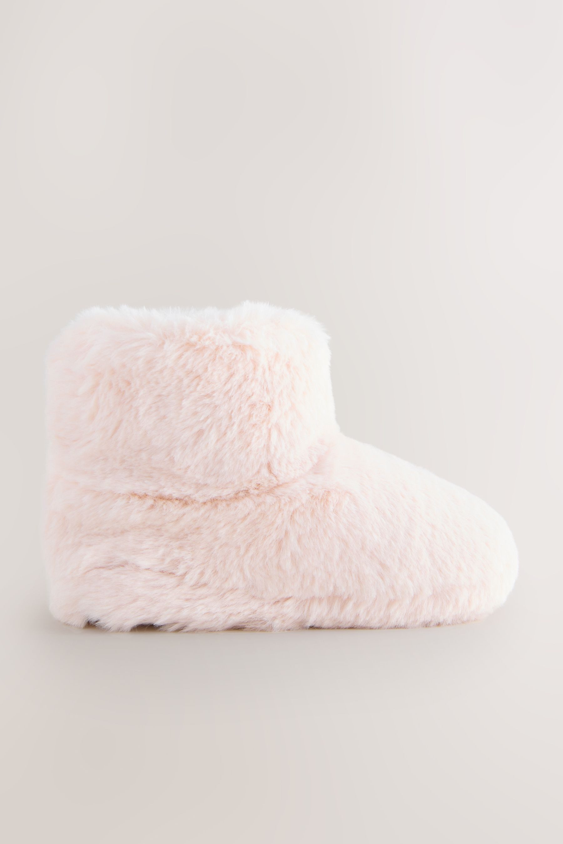 Next Hausstiefel aus Kunstfell Hausschuh (1-tlg)