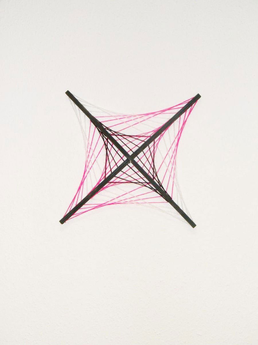 PSYWORK Dekoobjekt Schwarzlicht 2D StringArt Fadendeko "Pink Shadow Small", 45cm, UV-aktiv, leuchtet unter Schwarzlicht