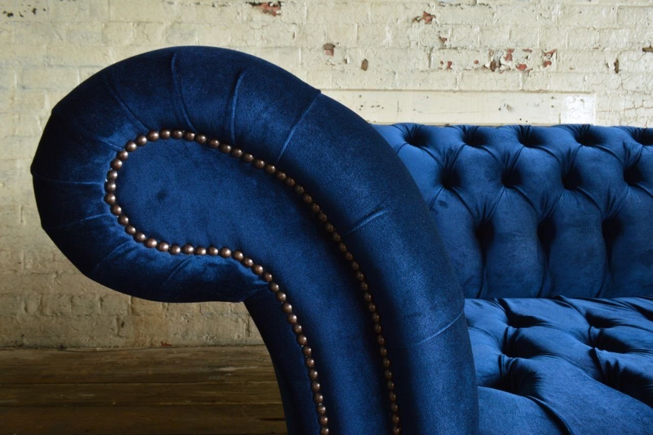 mit Chesterfield-Sofa Sitz Couch Die Blau Rückenlehne Knöpfen. JVmoebel Polster Sofa Chesterfield Klassische Stoff, Textil