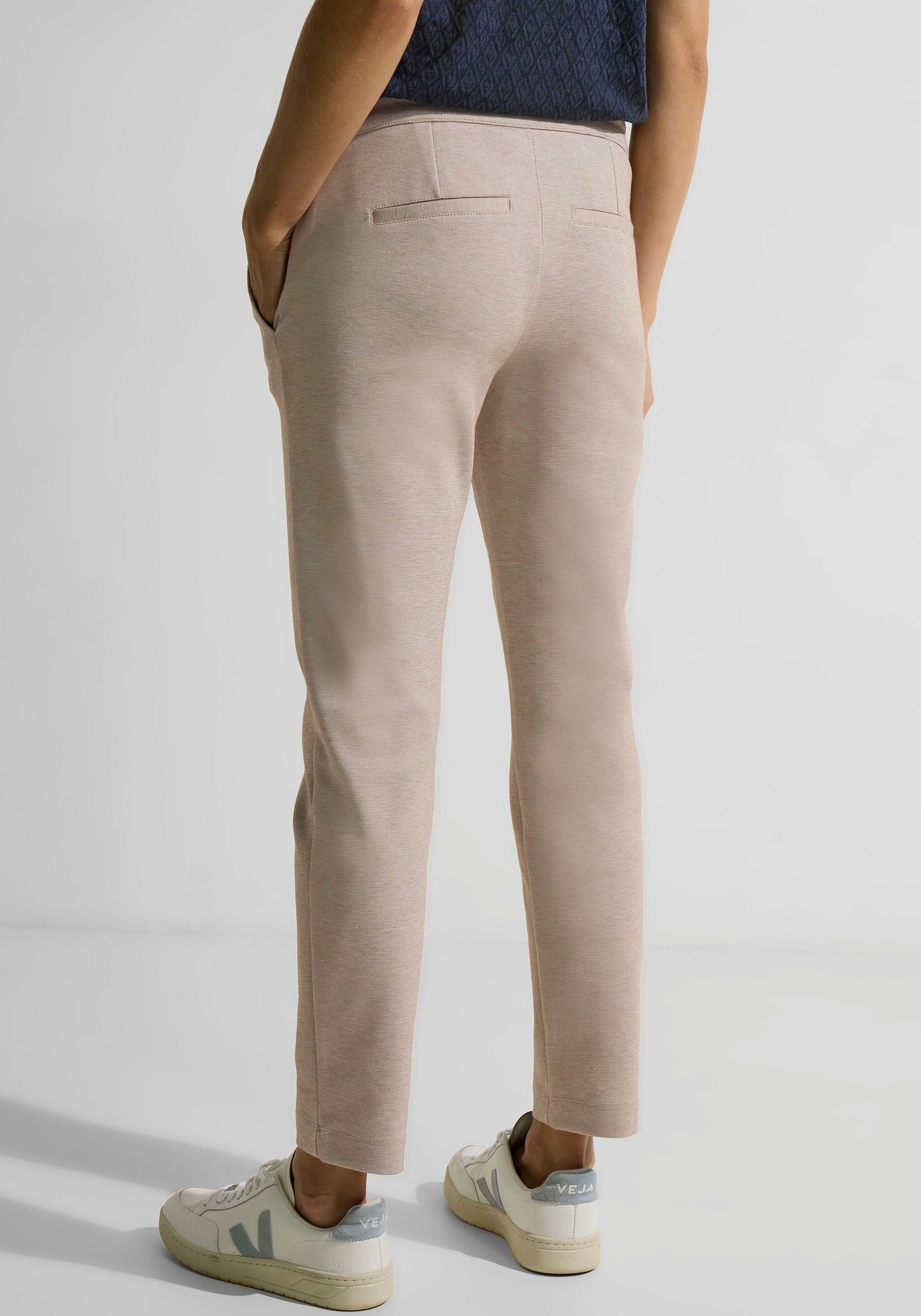 soft beige mit Jogginghose Cecil Jacquard-Minimalprint sand