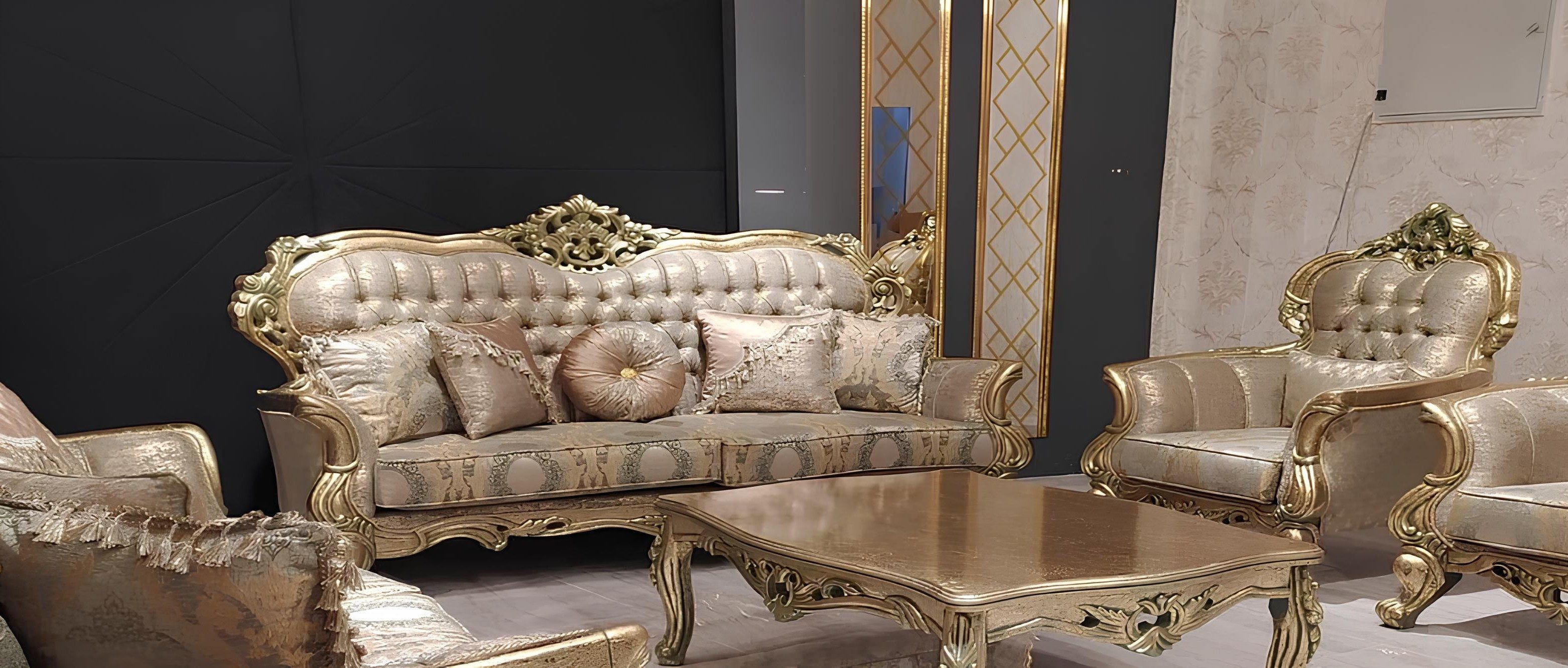 Xlmoebel 3-Sitzer Klassisches Barock Sofa aus Stoff für das Wohnzimmer, 1 Teile, Made in Europa