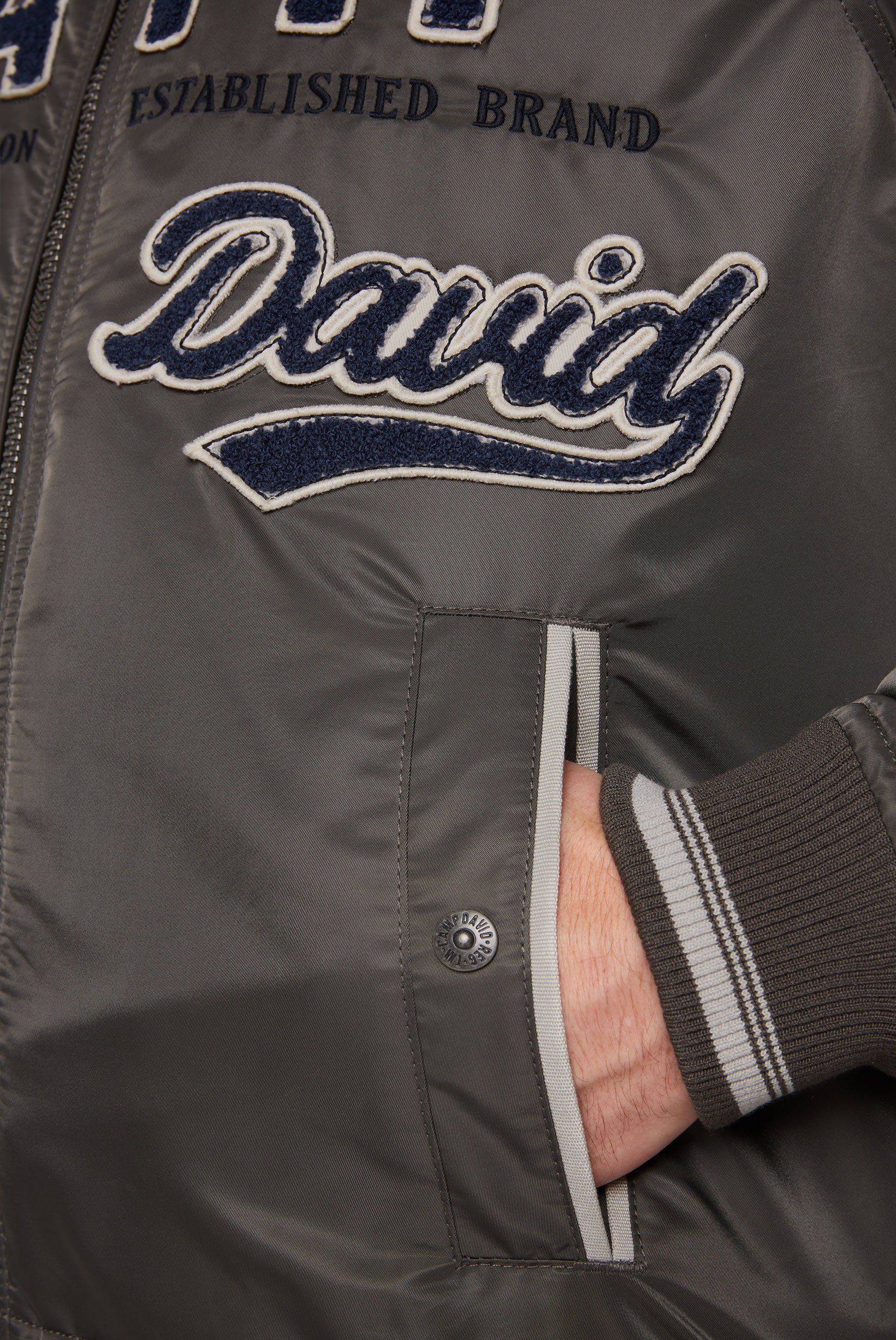 CAMP DAVID Blouson mit Frottee-Logo medium khaki großem