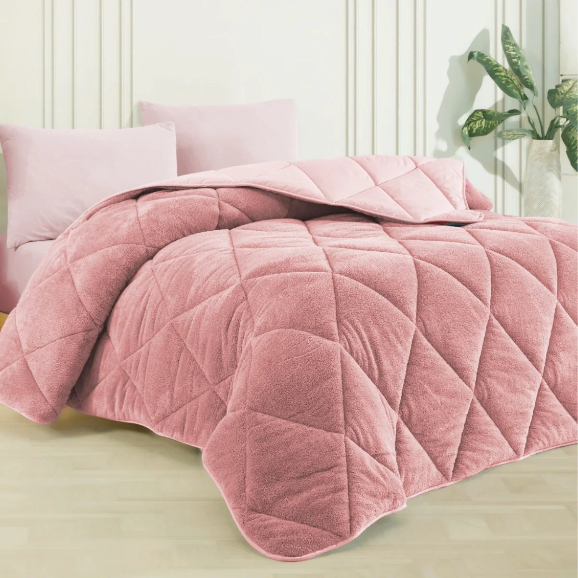 Nordic Schiller 4-Jahreszeitenbett Luxus Wellsoft Steppdecke doppelseitig Rosa – Ganzjahresdecke, Füllung: mit 300 g/m² Füllung, Bezug: Wellsoft (Winterseite),Baumwollgewebe (Sommerseite), Wendbare Ganzjahresdecke, Doppelseitiges Steppbett