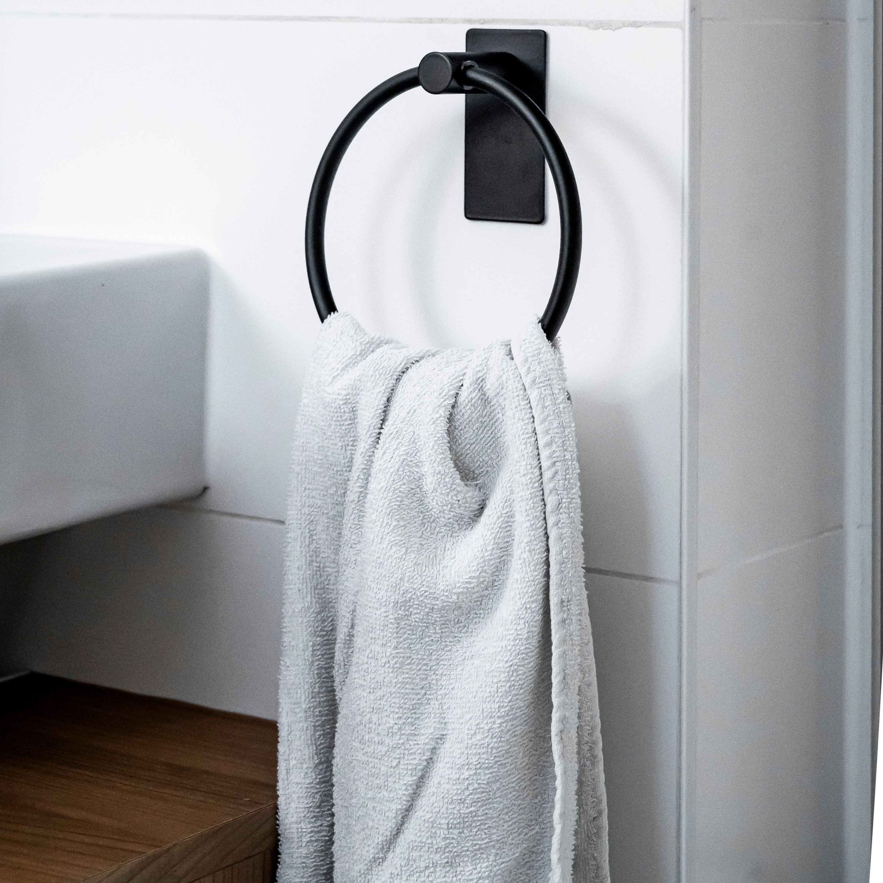 Funrous Badezimmer-Set: Toilettenpapierhalter & Handtuchring Mit Bären-Design – Schwarz, Edelstahl