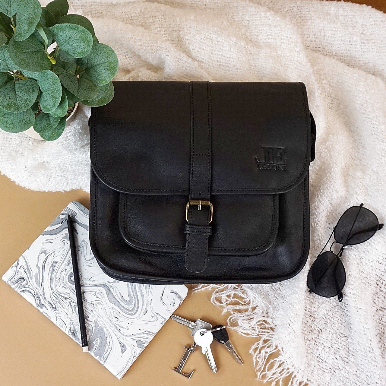 LECONI Umhängetasche Handtasche Schultertasche Damen Herren Freizeittasche Leder LE3085, Hauptfach mit Schnalle – viele Innen- & Außenfächer – 28 × 26 × 10 cm